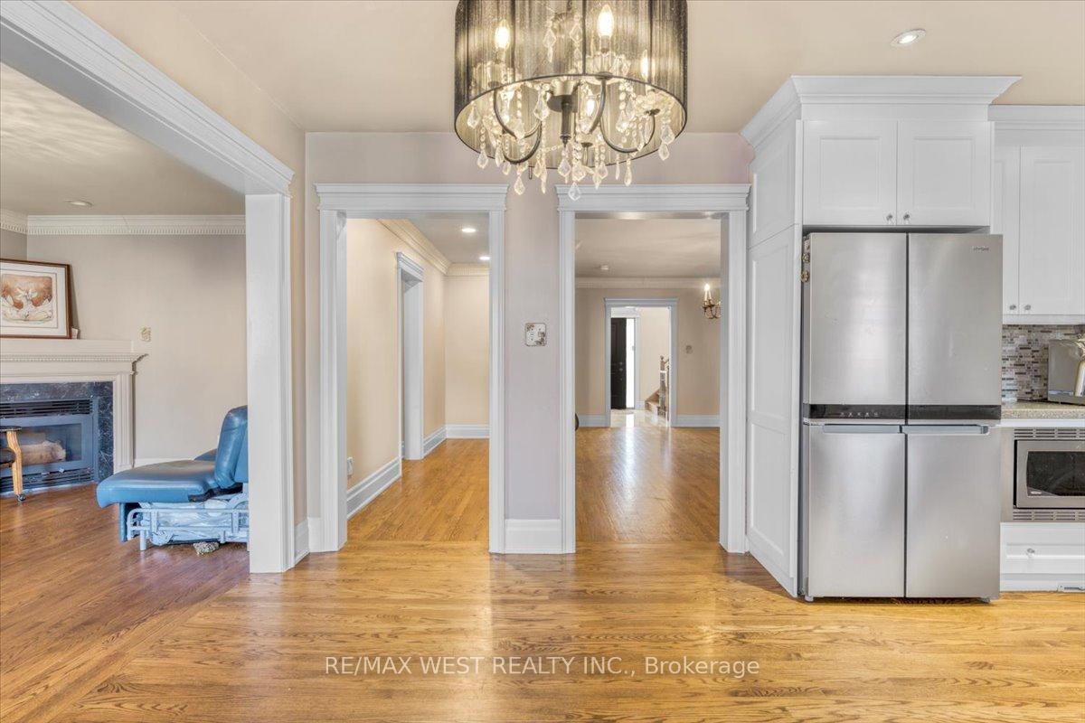 Photo 25 of 155 Villandry Crescent, Vaughan, Maple — HOMEH
