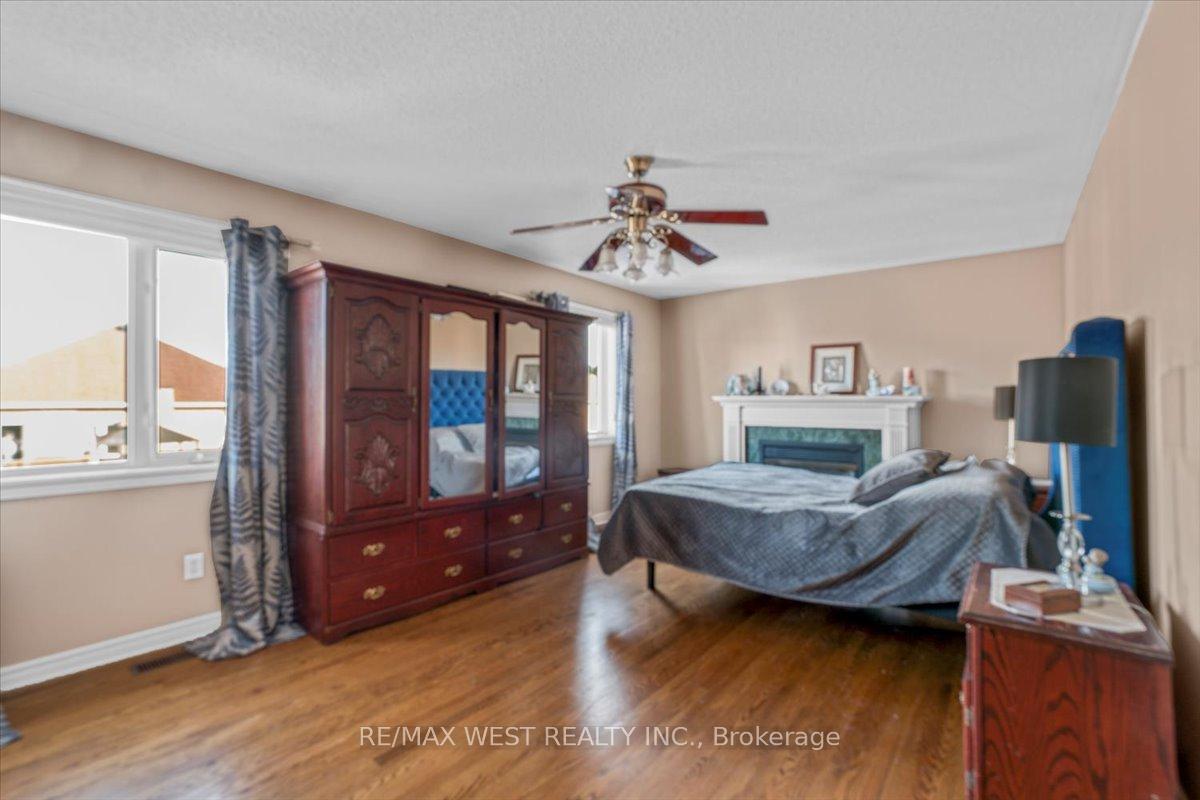 Photo 23 of 155 Villandry Crescent, Vaughan, Maple — HOMEH