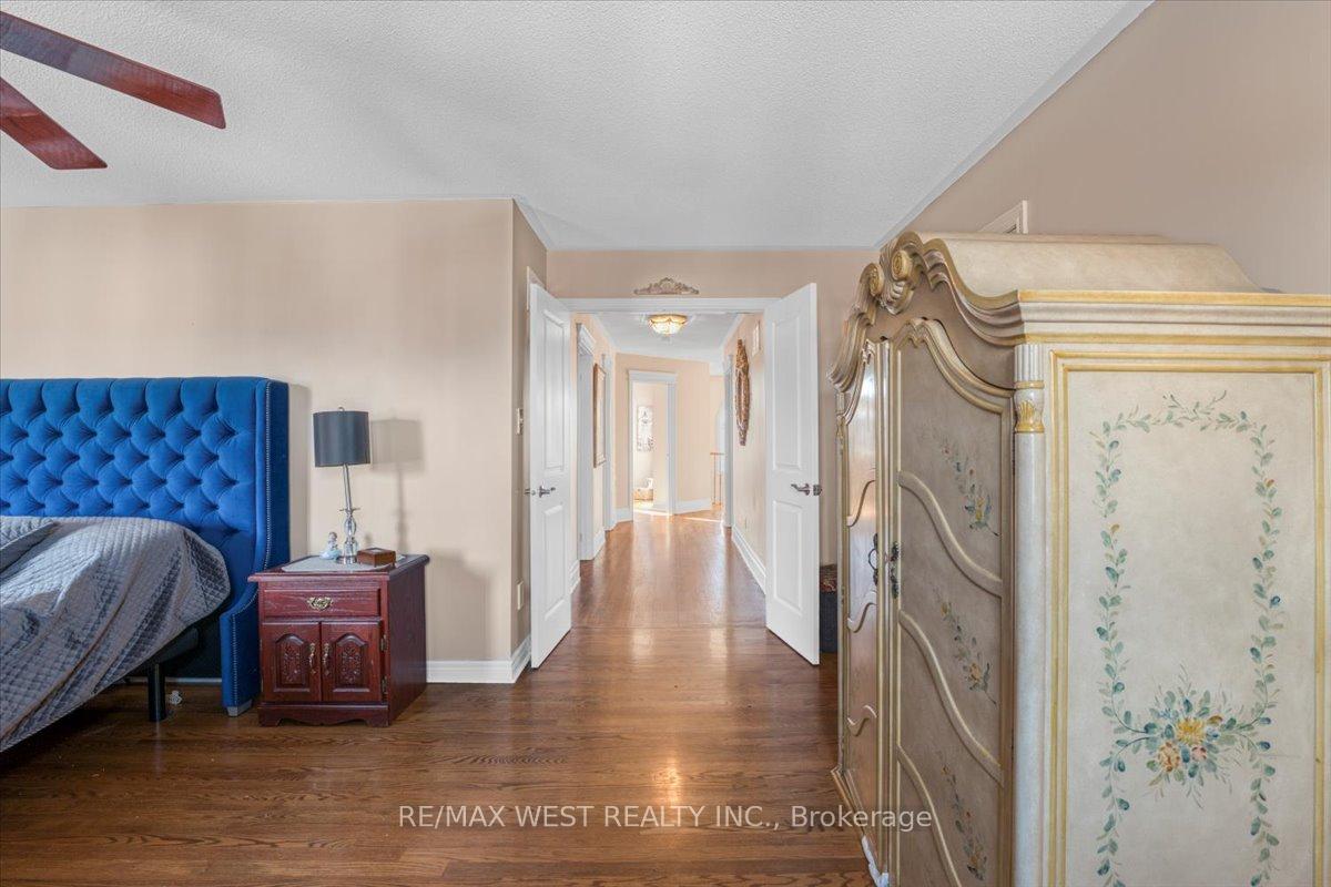Photo 21 of 155 Villandry Crescent, Vaughan, Maple — HOMEH