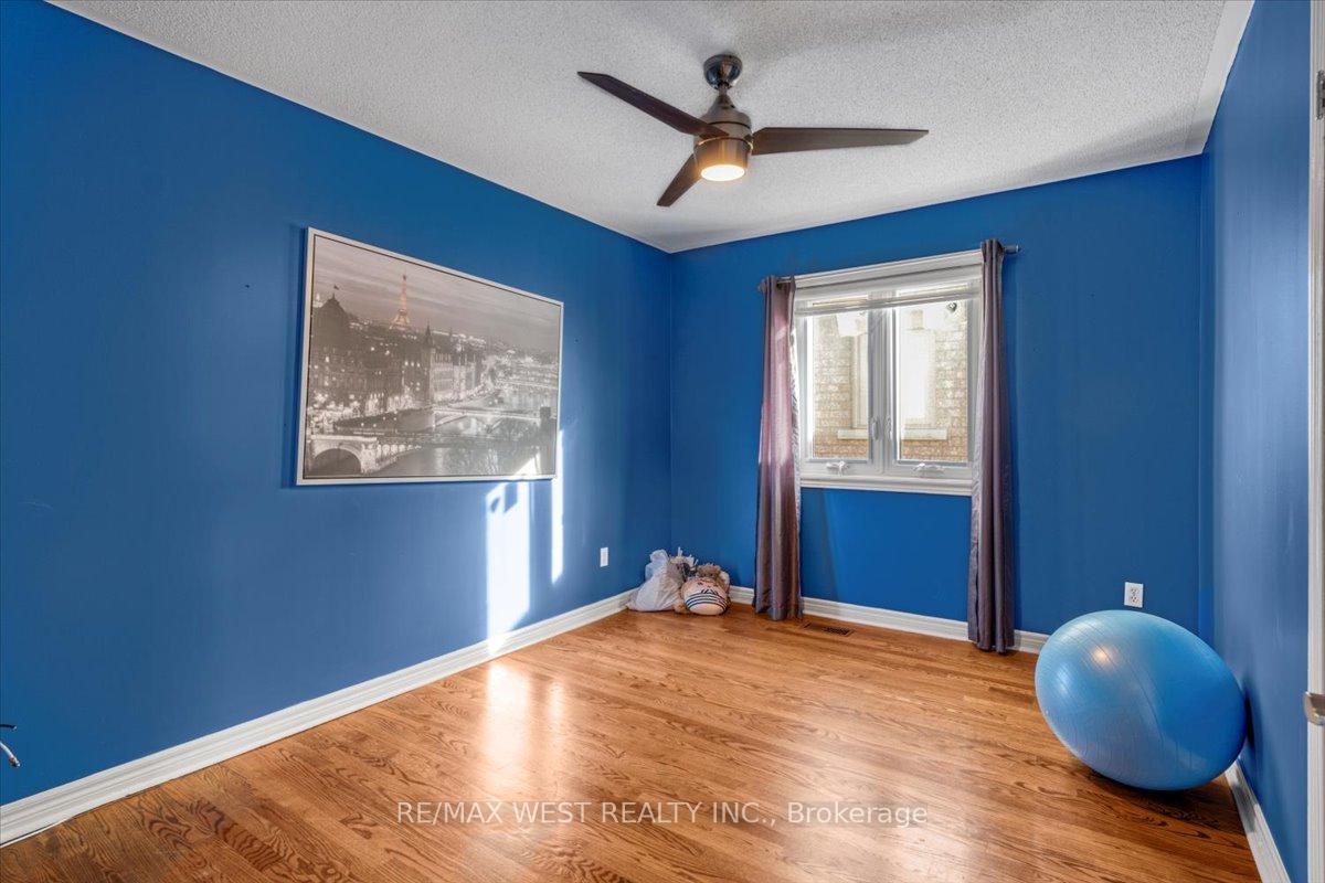 Photo 34 of 155 Villandry Crescent, Vaughan, Maple — HOMEH