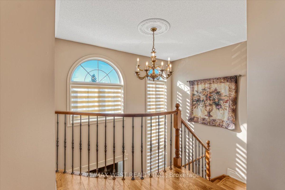 Photo 31 of 155 Villandry Crescent, Vaughan, Maple — HOMEH