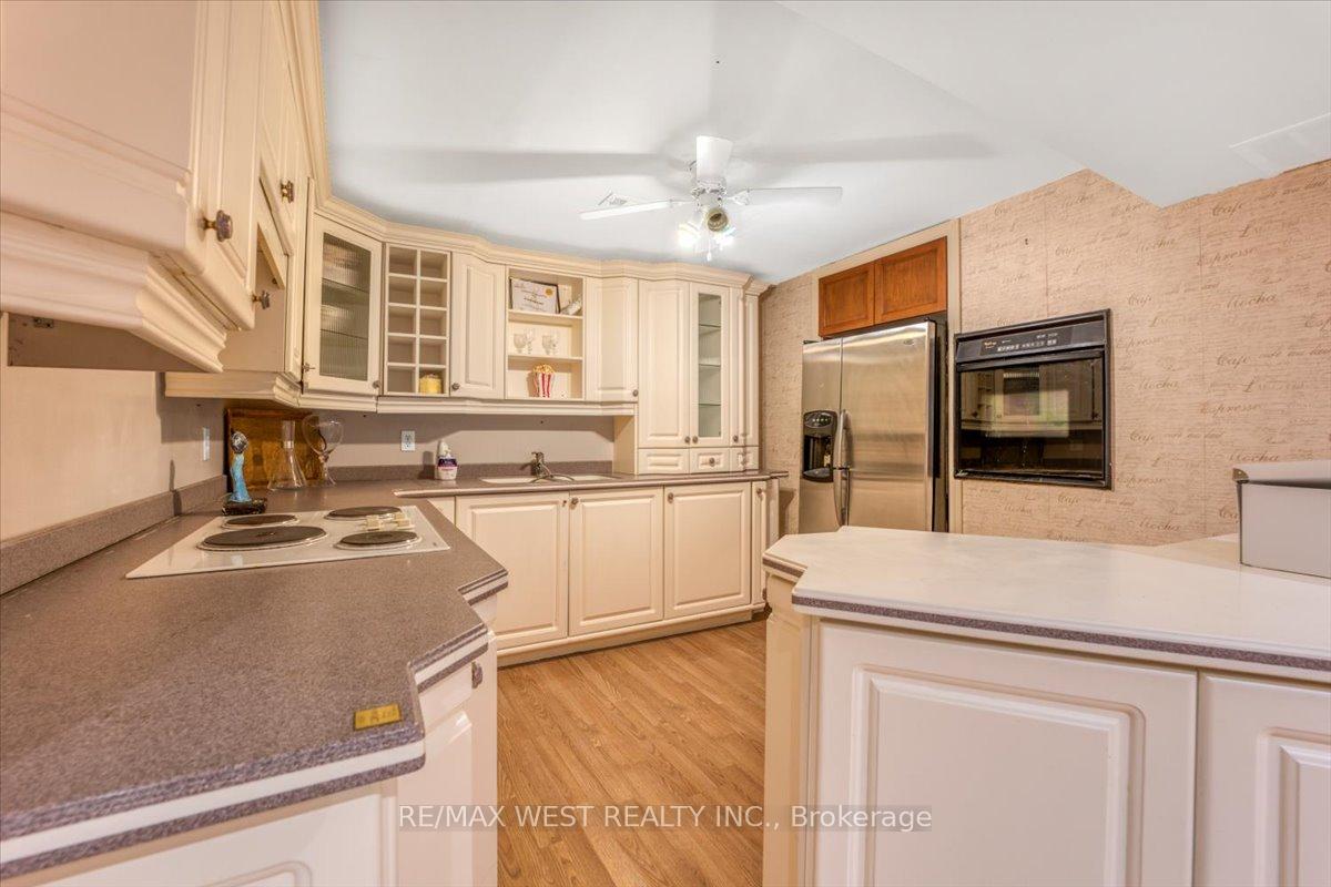 Photo 39 of 155 Villandry Crescent, Vaughan, Maple — HOMEH