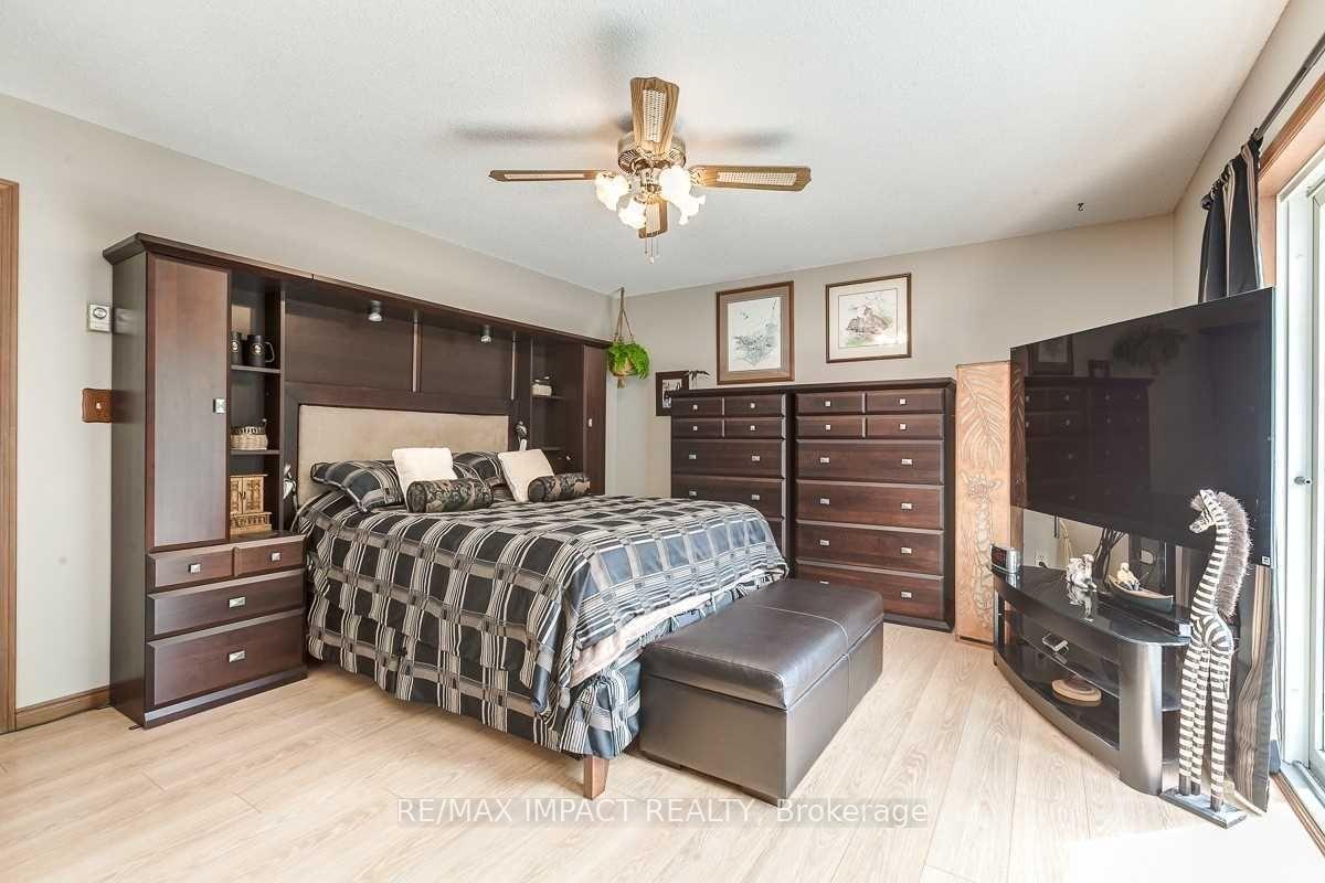 Photo 10 of 6 Hawke Court, Clarington, Rural Clarington — HOMEH