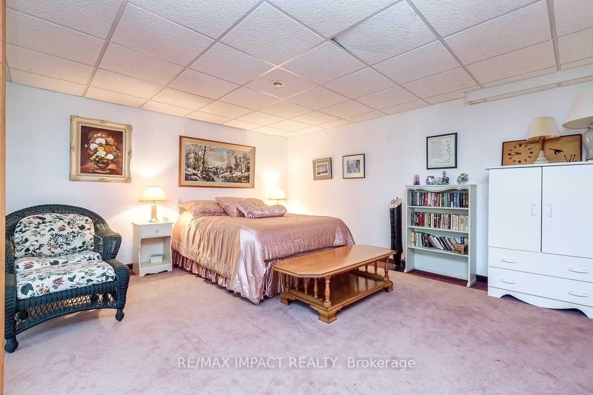 Photo 12 of 6 Hawke Court, Clarington, Rural Clarington — HOMEH