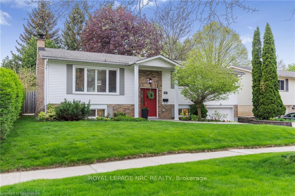 Photo 2 of 81 Debora Drive, Grimsby, Grimsby Beach — HOMEH