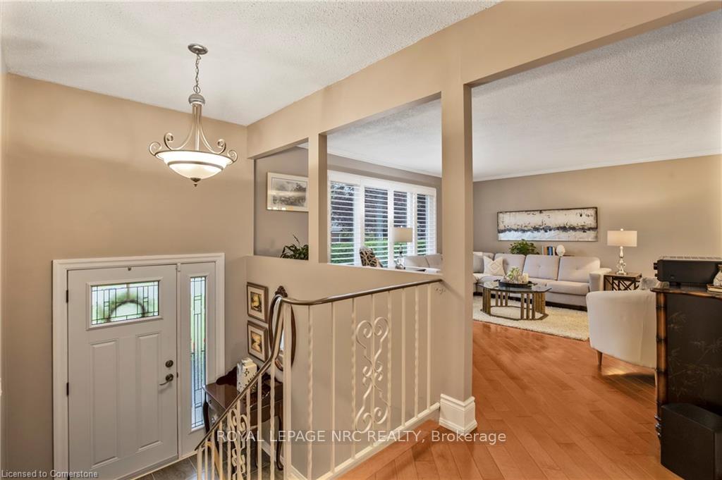 Photo 3 of 81 Debora Drive, Grimsby, Grimsby Beach — HOMEH