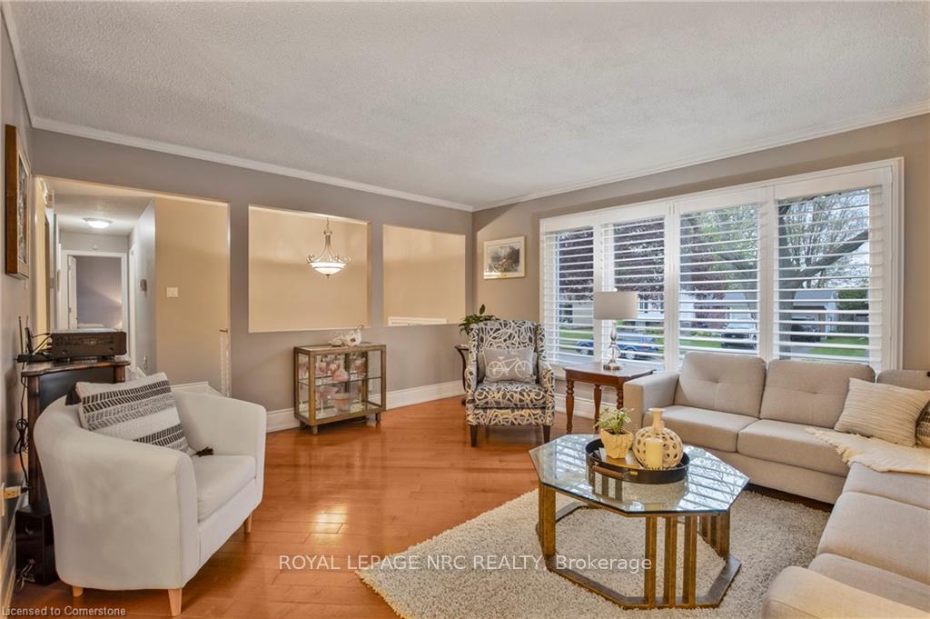 Photo 6 of 81 Debora Drive, Grimsby, Grimsby Beach — HOMEH