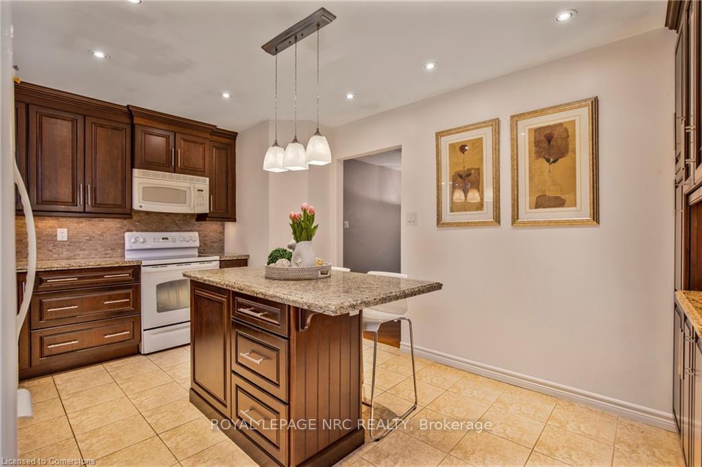 Photo 8 of 81 Debora Drive, Grimsby, Grimsby Beach — HOMEH