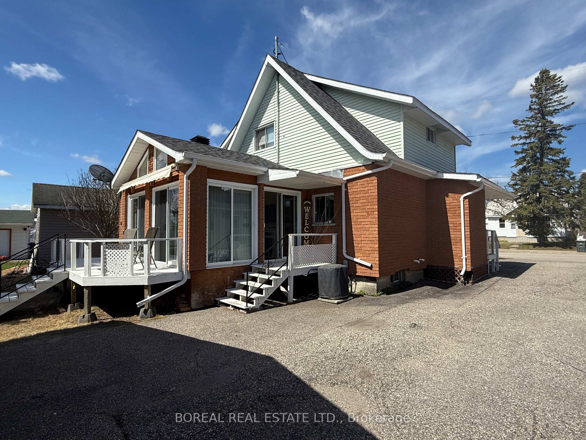 Photo 10 of 27 Sixth Street, Smooth Rock Falls, SRF — HOMEH