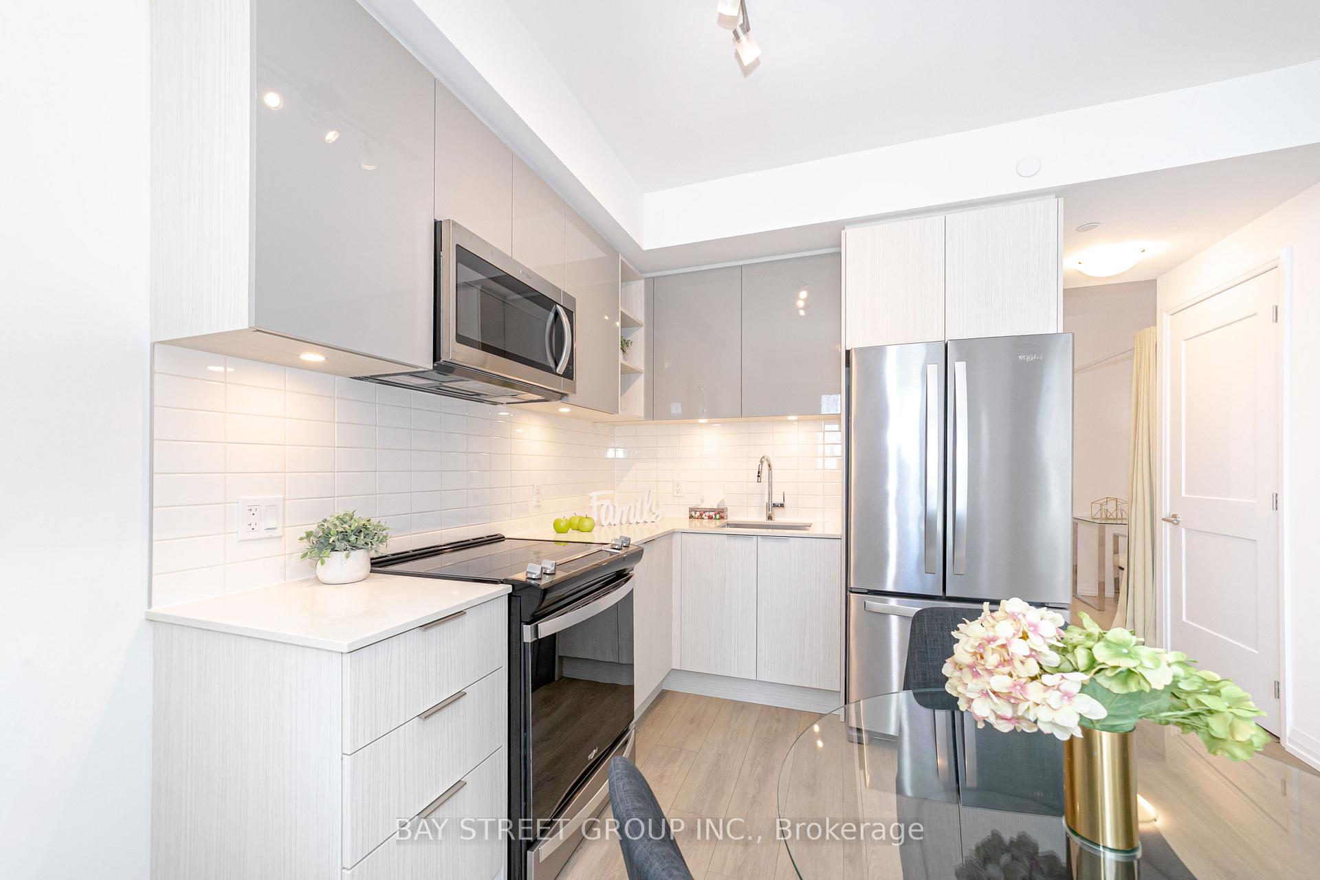 Photo 2 of Unit 1513, 50 Dunfield Avenue, Toronto, Mount Pleasant West — HOMEH