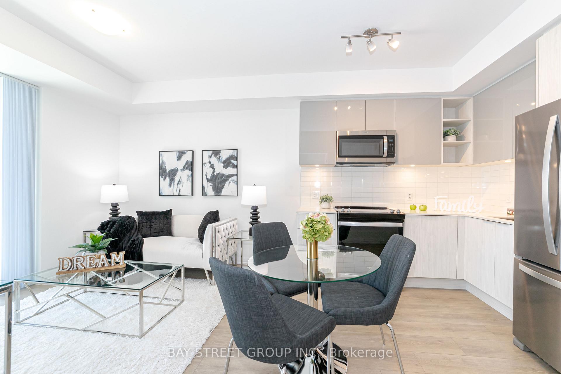 Photo 4 of Unit 1513, 50 Dunfield Avenue, Toronto, Mount Pleasant West — HOMEH