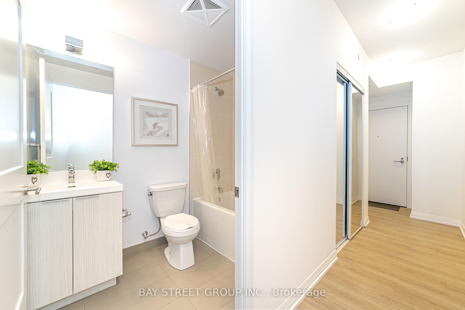 Photo 21 of Unit 1513, 50 Dunfield Avenue, Toronto, Mount Pleasant West — HOMEH