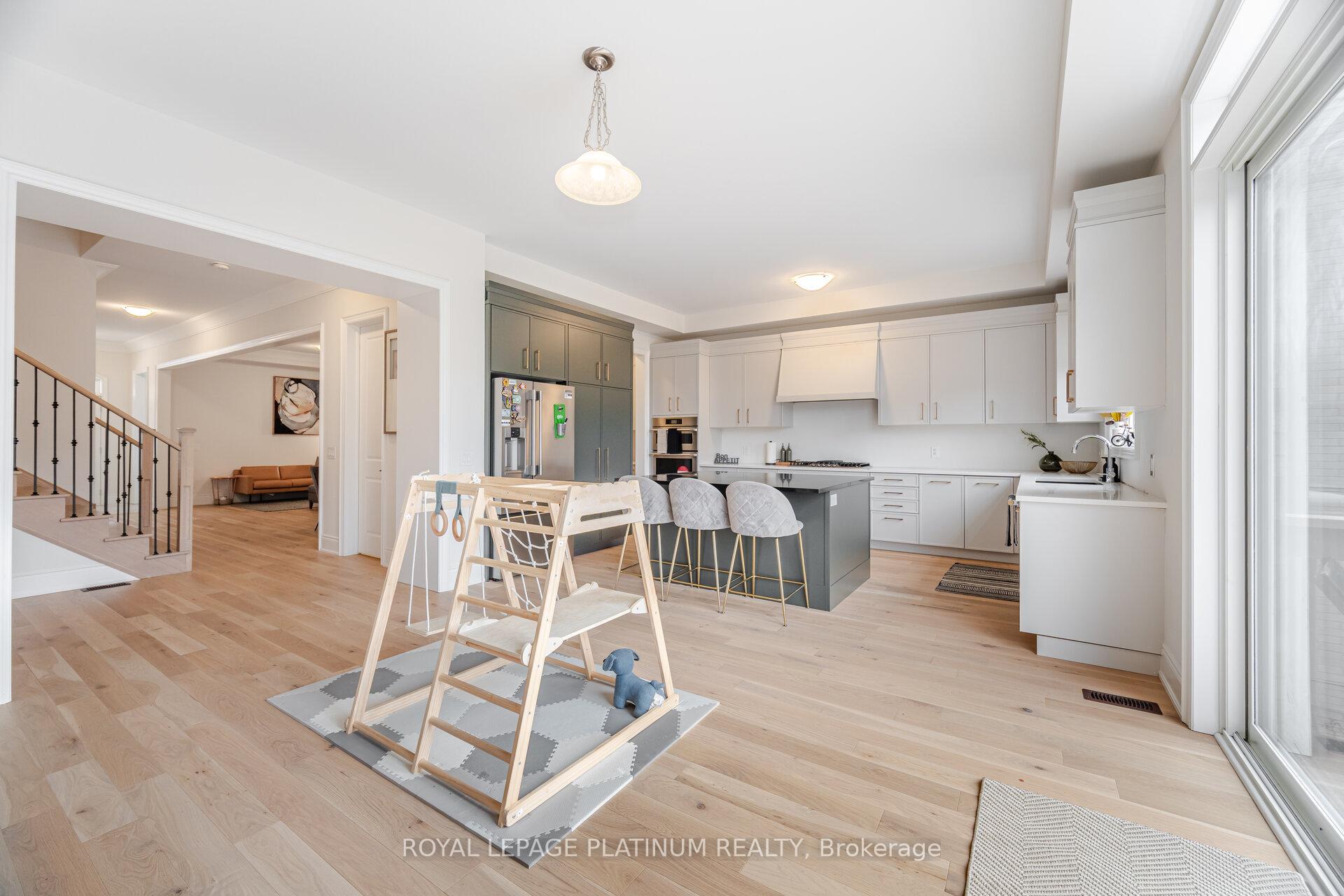 Photo 11 of 61 Raspberry Ridge Avenue, Caledon, Caledon East — HOMEH