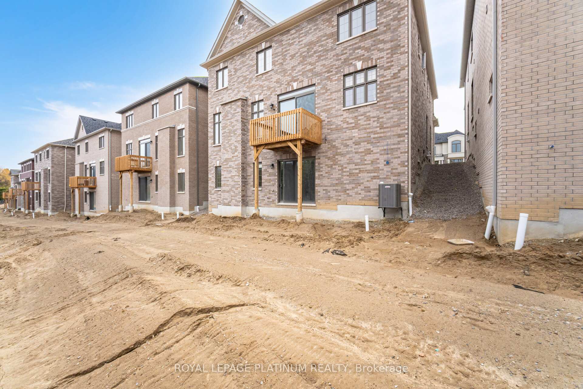 Photo 38 of 61 Raspberry Ridge Avenue, Caledon, Caledon East — HOMEH