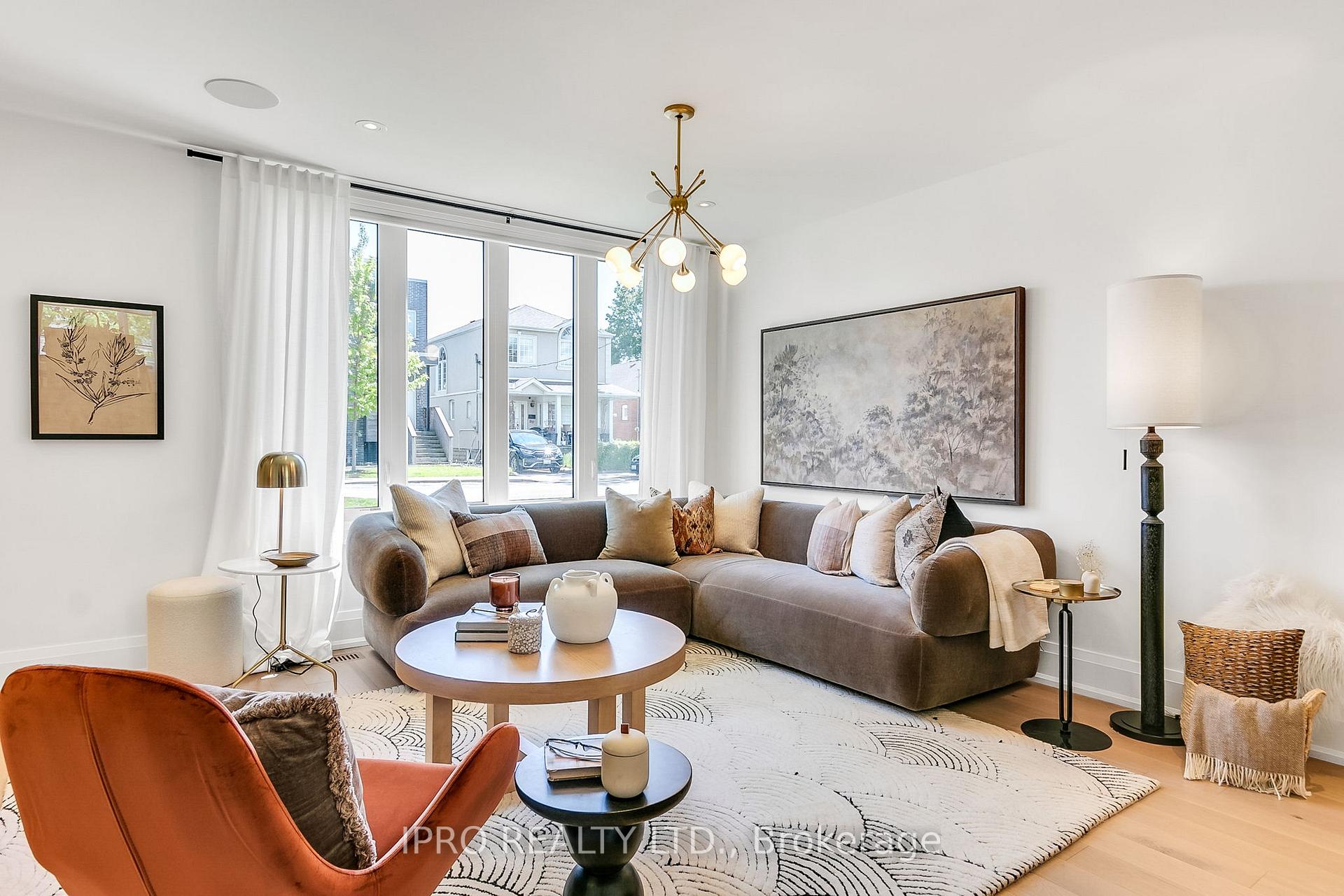 Photo 5 of 94 Kings Park Boulevard, Toronto, Danforth Village-East York — HOMEH