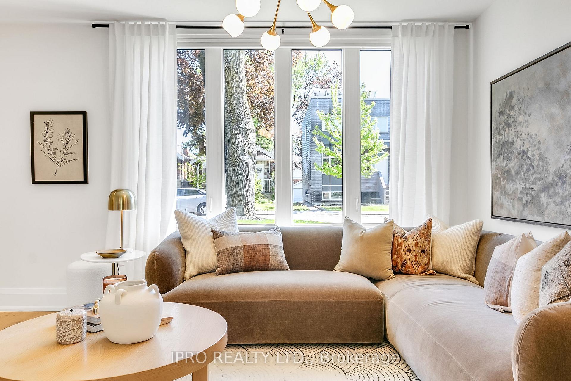 Photo 12 of 94 Kings Park Boulevard, Toronto, Danforth Village-East York — HOMEH