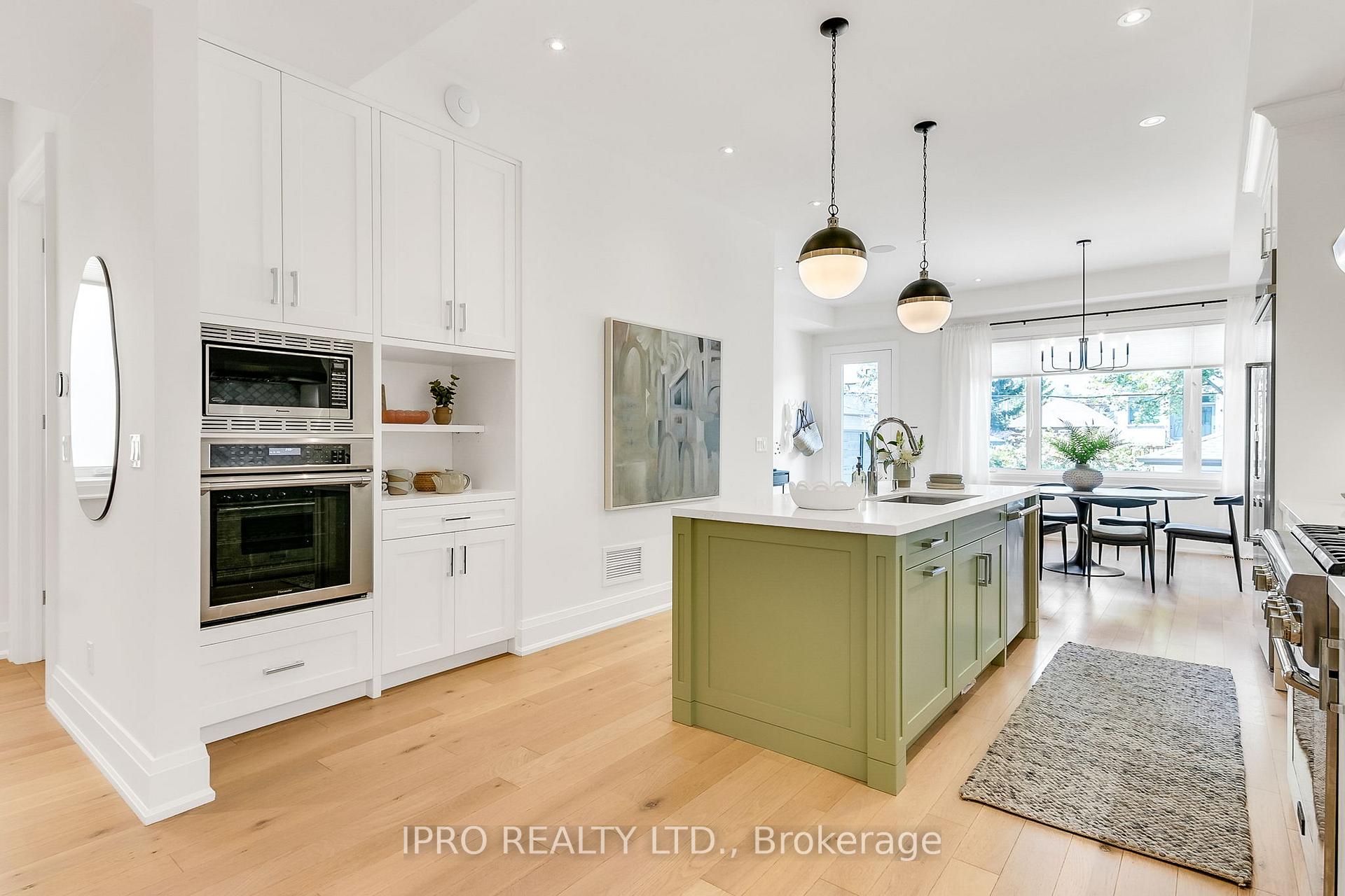 Photo 3 of 94 Kings Park Boulevard, Toronto, Danforth Village-East York — HOMEH