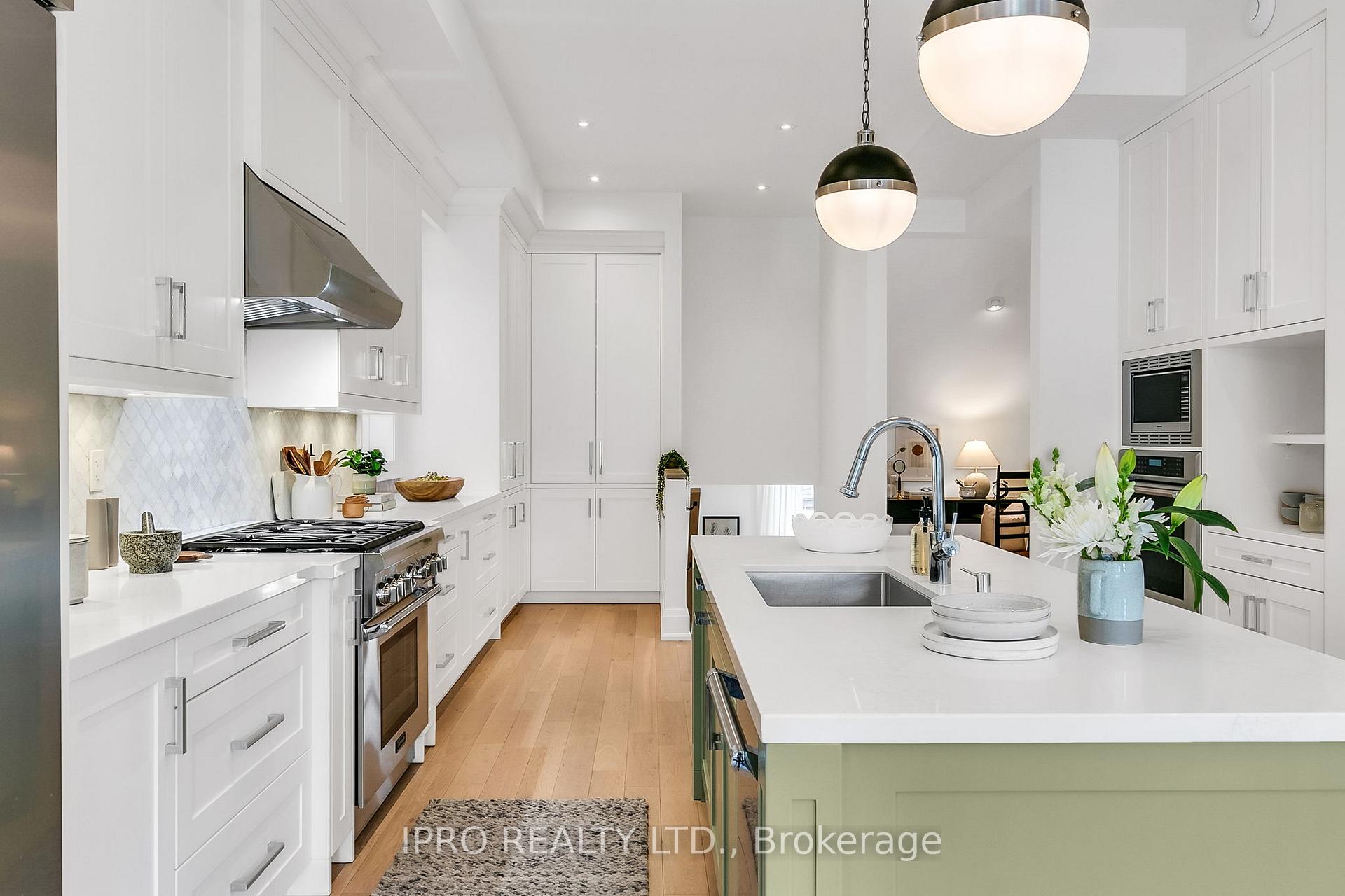 Photo 17 of 94 Kings Park Boulevard, Toronto, Danforth Village-East York — HOMEH