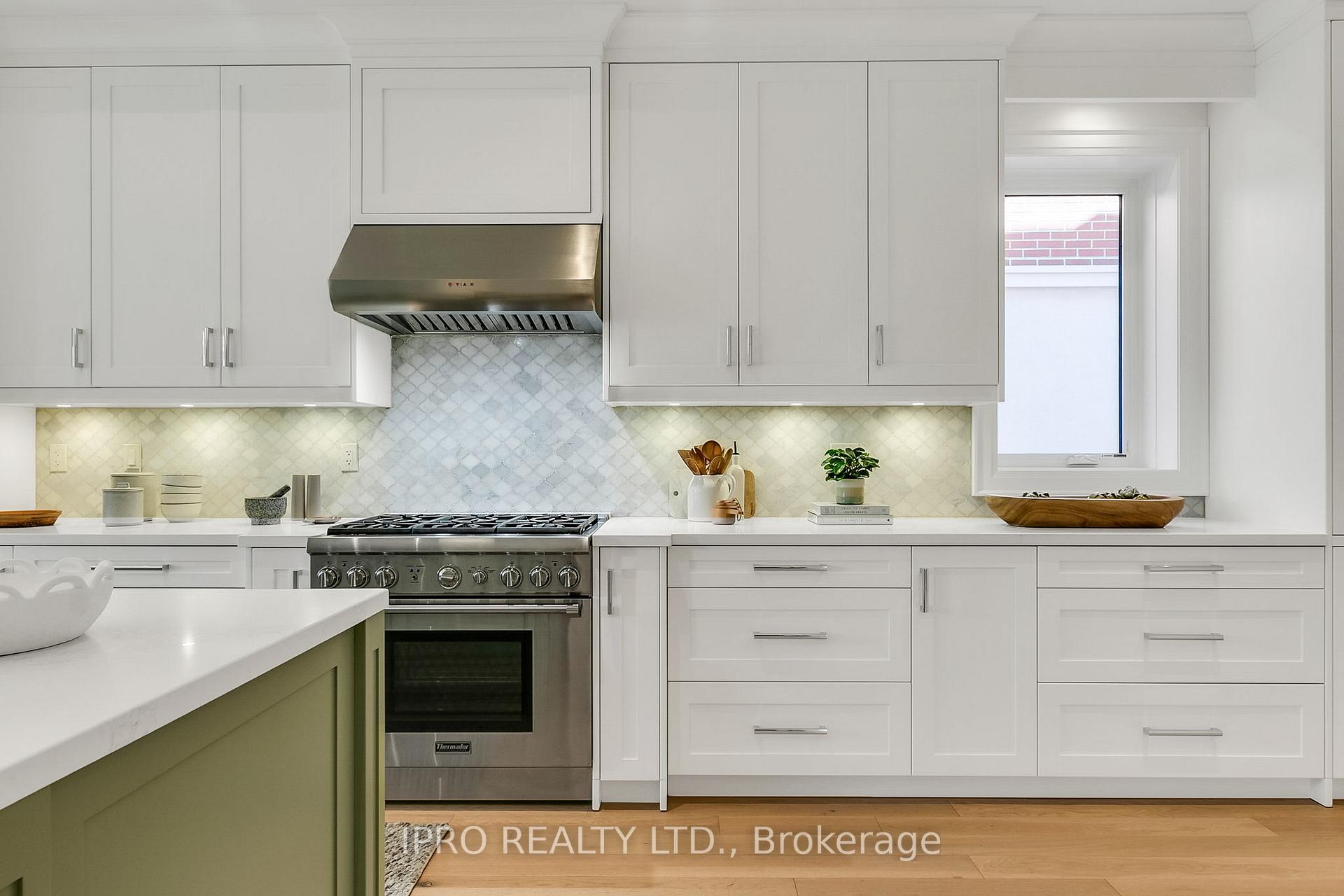Photo 19 of 94 Kings Park Boulevard, Toronto, Danforth Village-East York — HOMEH