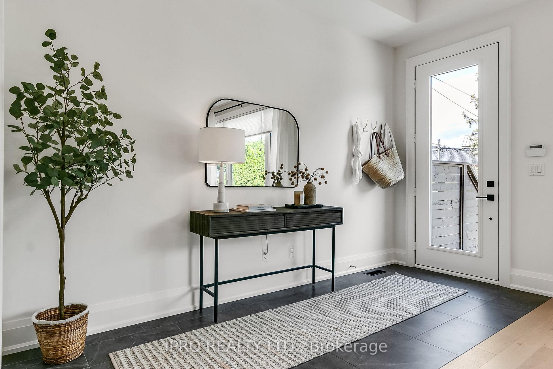 Photo 11 of 94 Kings Park Boulevard, Toronto, Danforth Village-East York — HOMEH