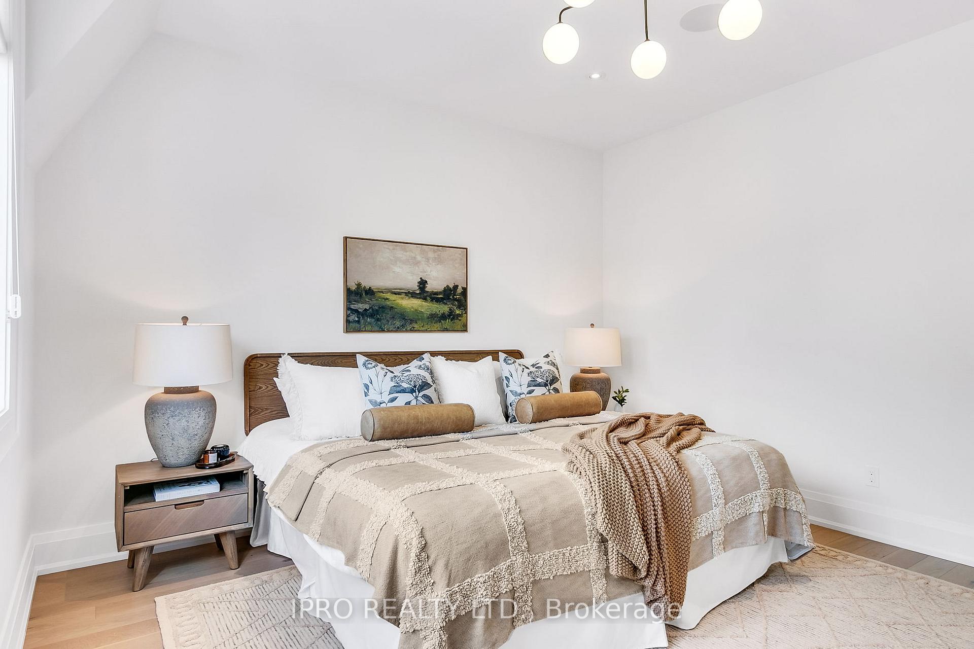 Photo 36 of 94 Kings Park Boulevard, Toronto, Danforth Village-East York — HOMEH