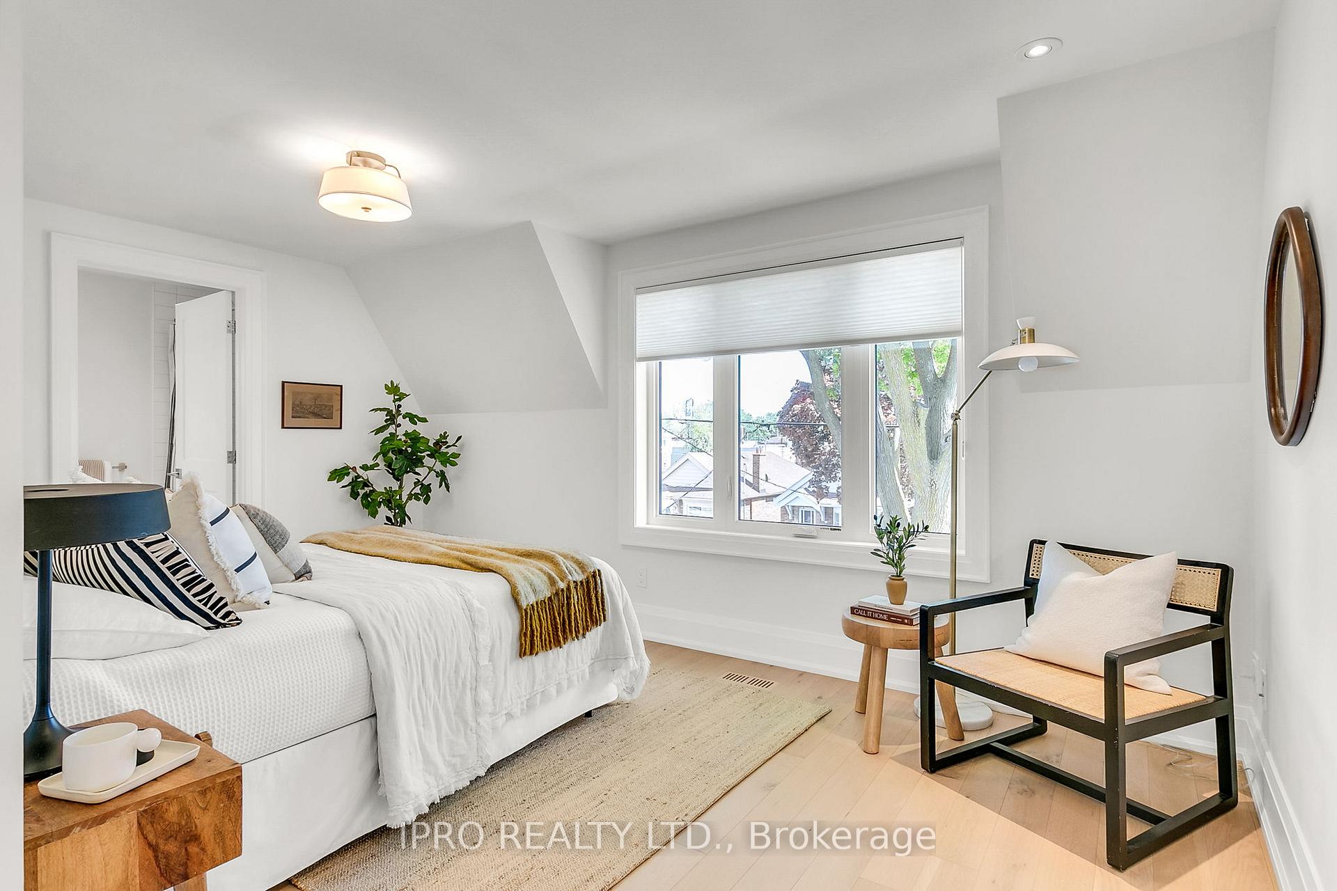 Photo 26 of 94 Kings Park Boulevard, Toronto, Danforth Village-East York — HOMEH
