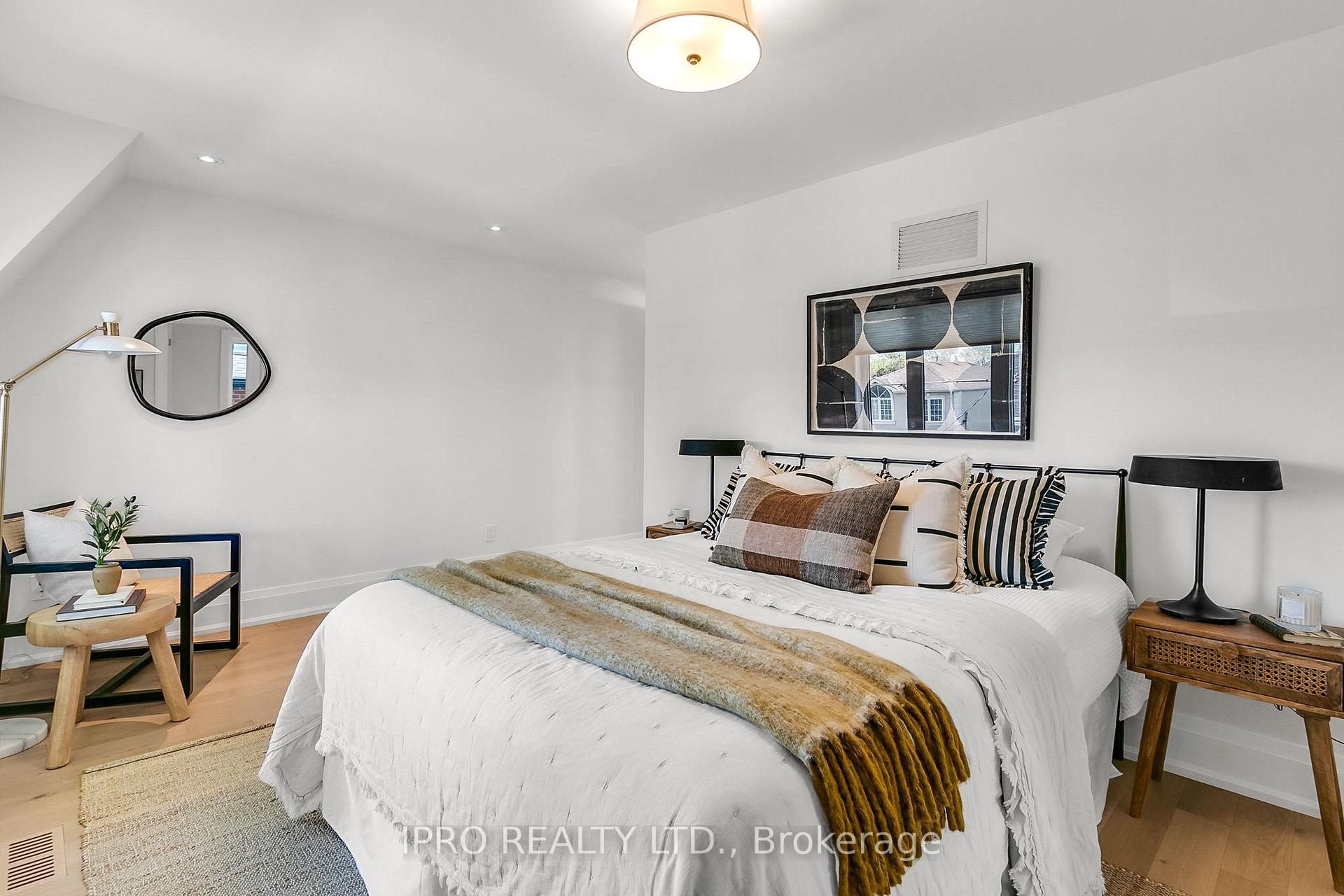 Photo 28 of 94 Kings Park Boulevard, Toronto, Danforth Village-East York — HOMEH