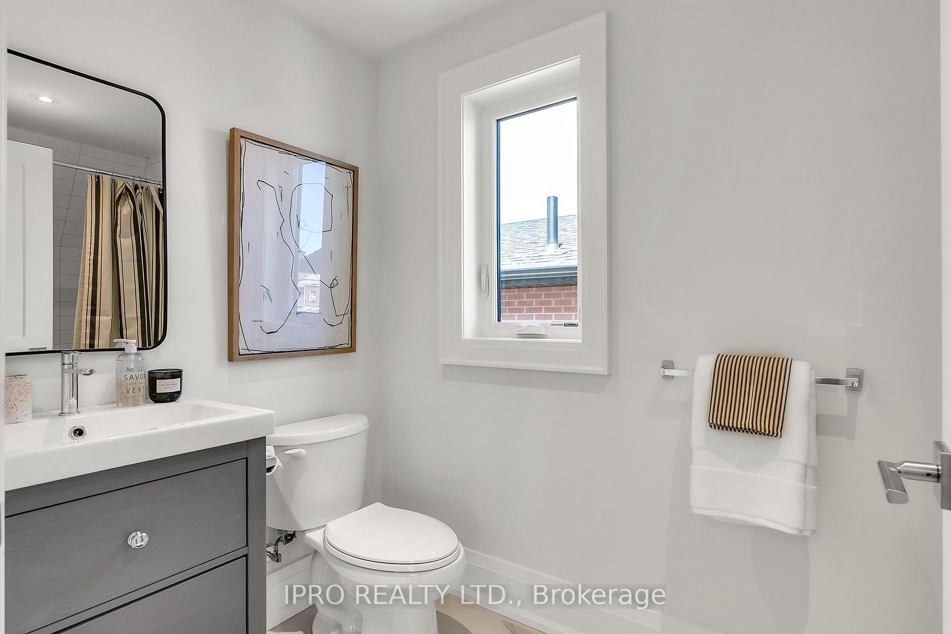 Photo 25 of 94 Kings Park Boulevard, Toronto, Danforth Village-East York — HOMEH