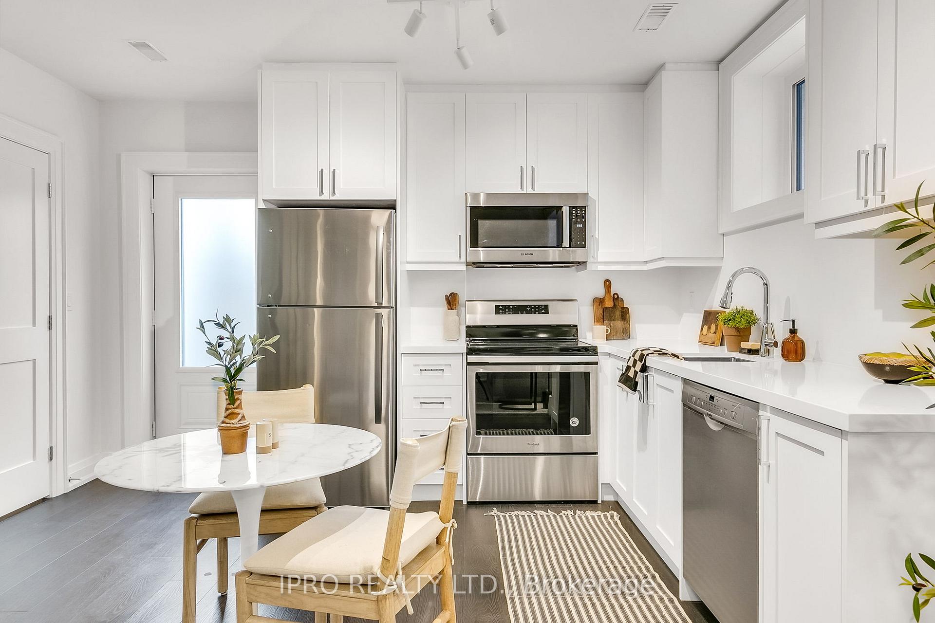 Photo 35 of 94 Kings Park Boulevard, Toronto, Danforth Village-East York — HOMEH