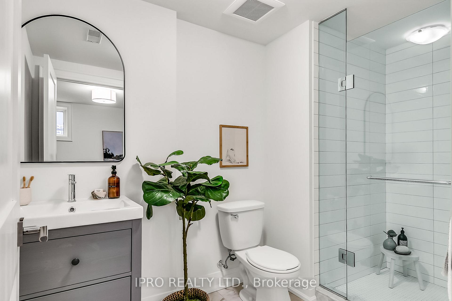 Photo 33 of 94 Kings Park Boulevard, Toronto, Danforth Village-East York — HOMEH