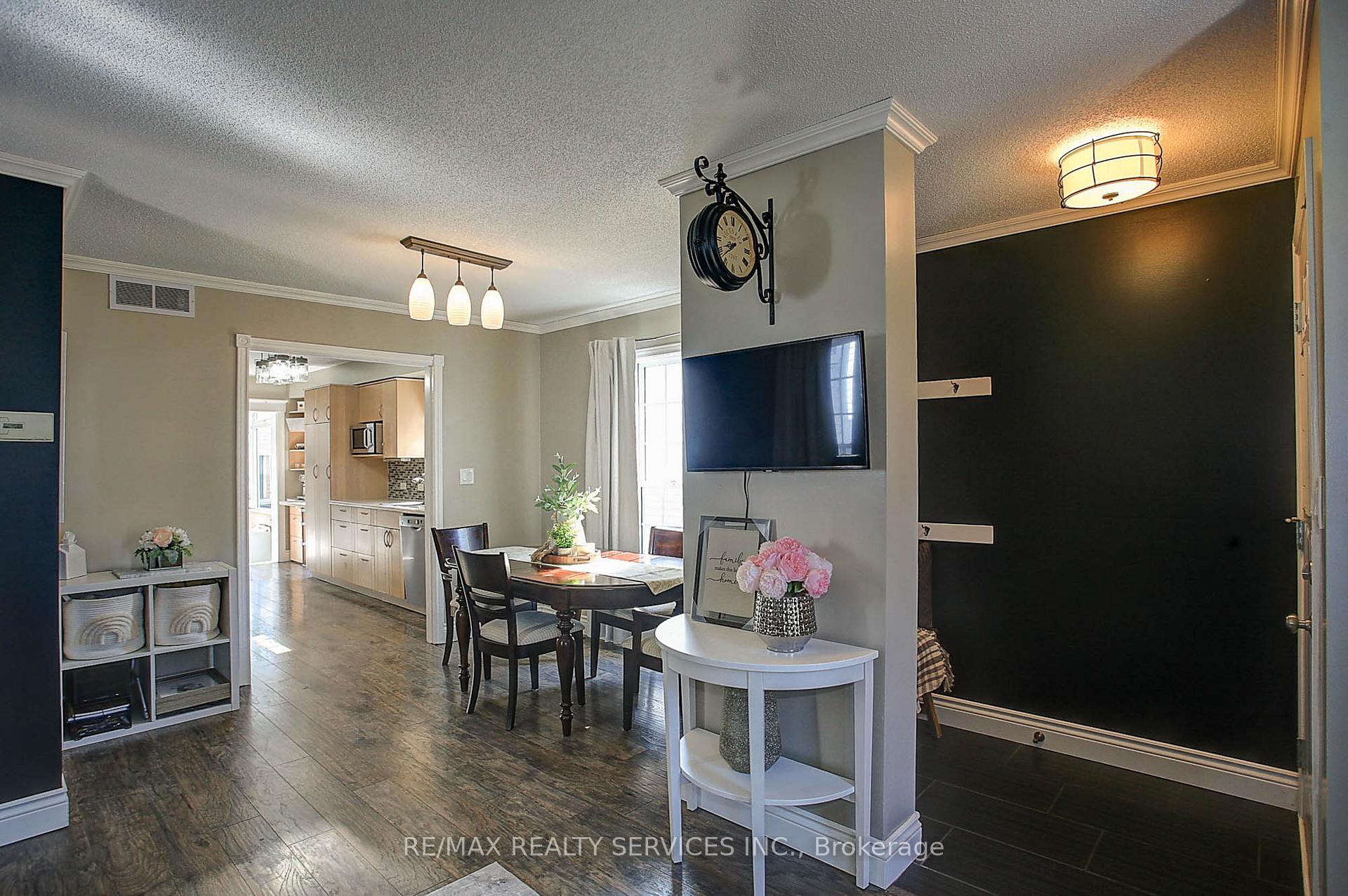 Photo 2 of 65 Wake Robin Drive, Kitchener, Larentian West — HOMEH