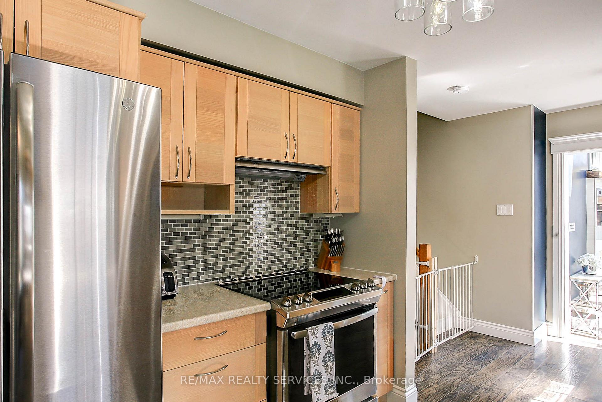 Photo 8 of 65 Wake Robin Drive, Kitchener, Larentian West — HOMEH