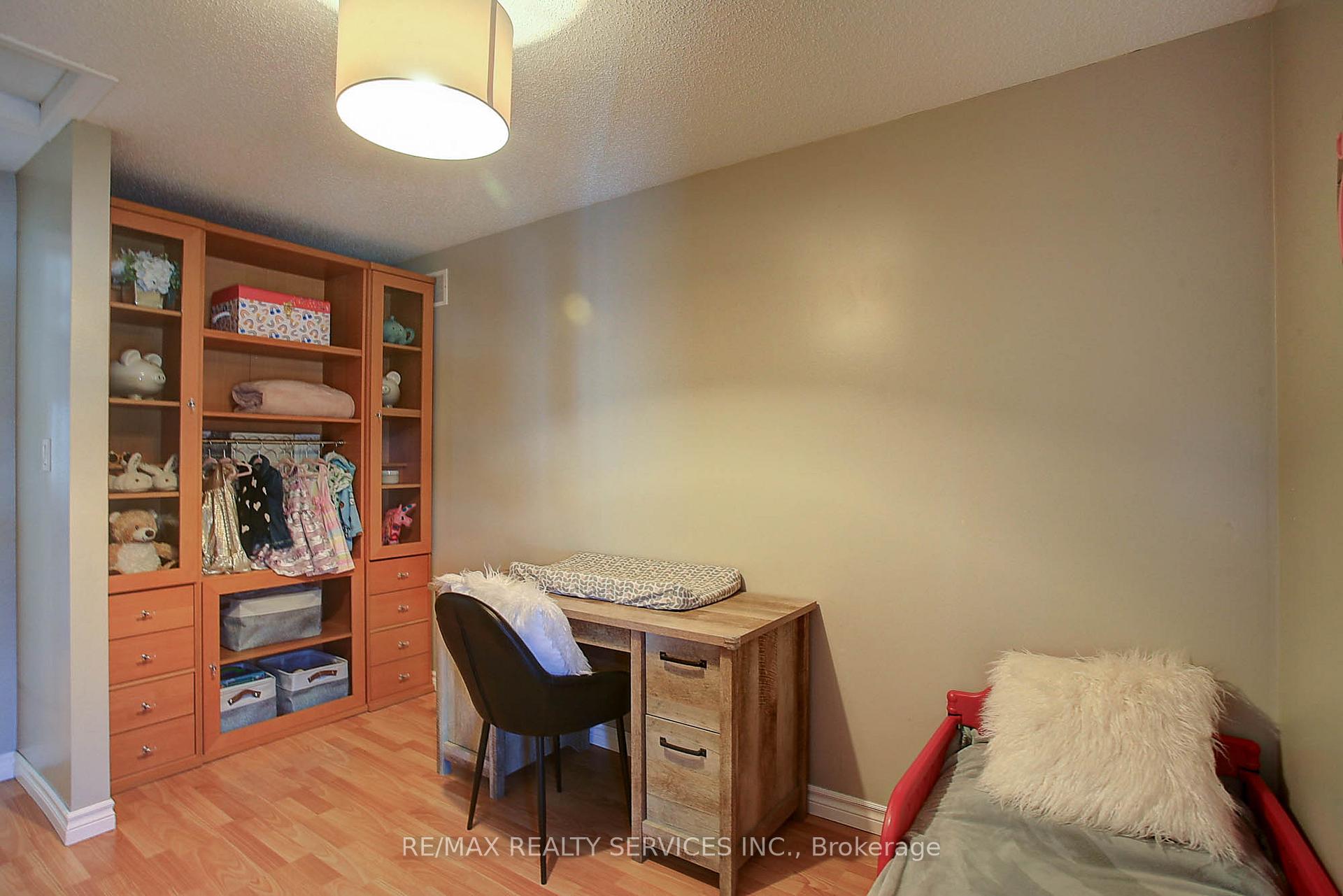 Photo 25 of 65 Wake Robin Drive, Kitchener, Larentian West — HOMEH