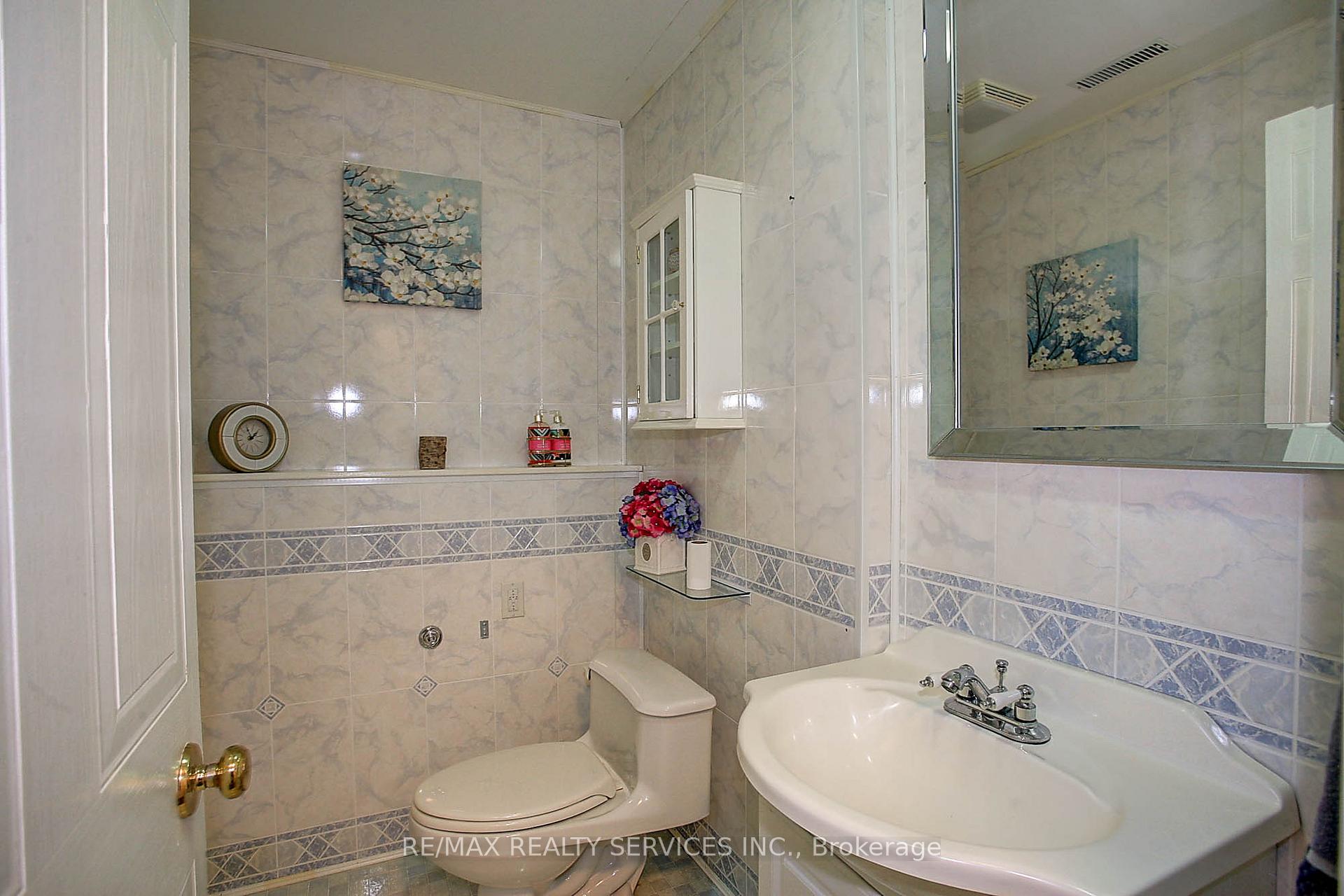 Photo 24 of 65 Wake Robin Drive, Kitchener, Larentian West — HOMEH