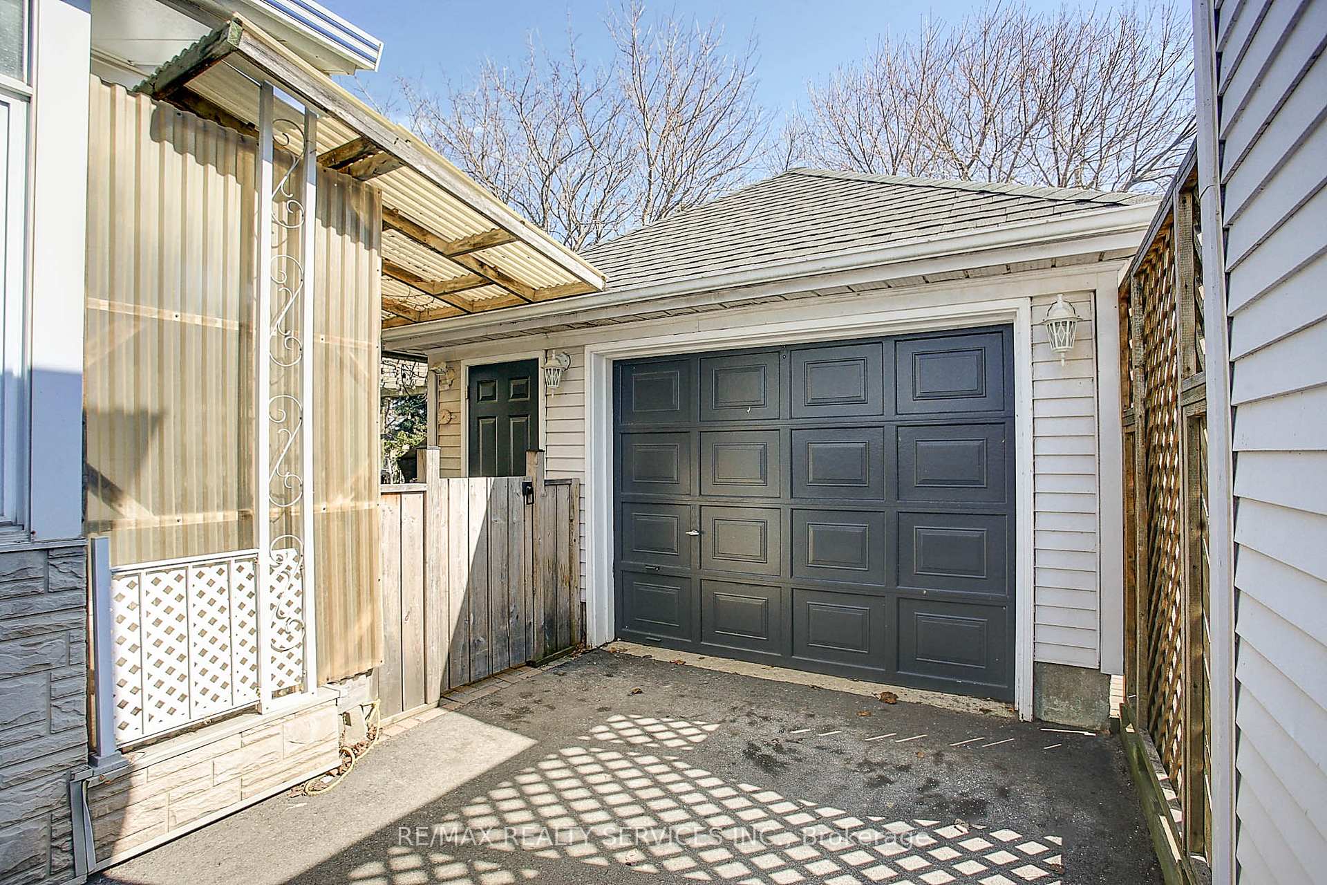 Photo 35 of 65 Wake Robin Drive, Kitchener, Larentian West — HOMEH