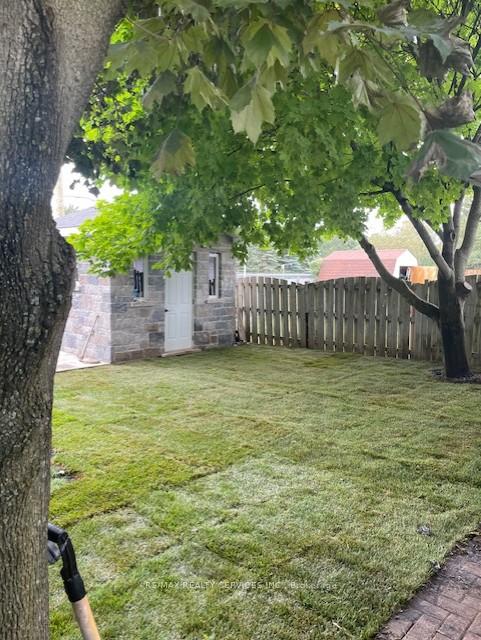 Photo 33 of 65 Wake Robin Drive, Kitchener, Larentian West — HOMEH