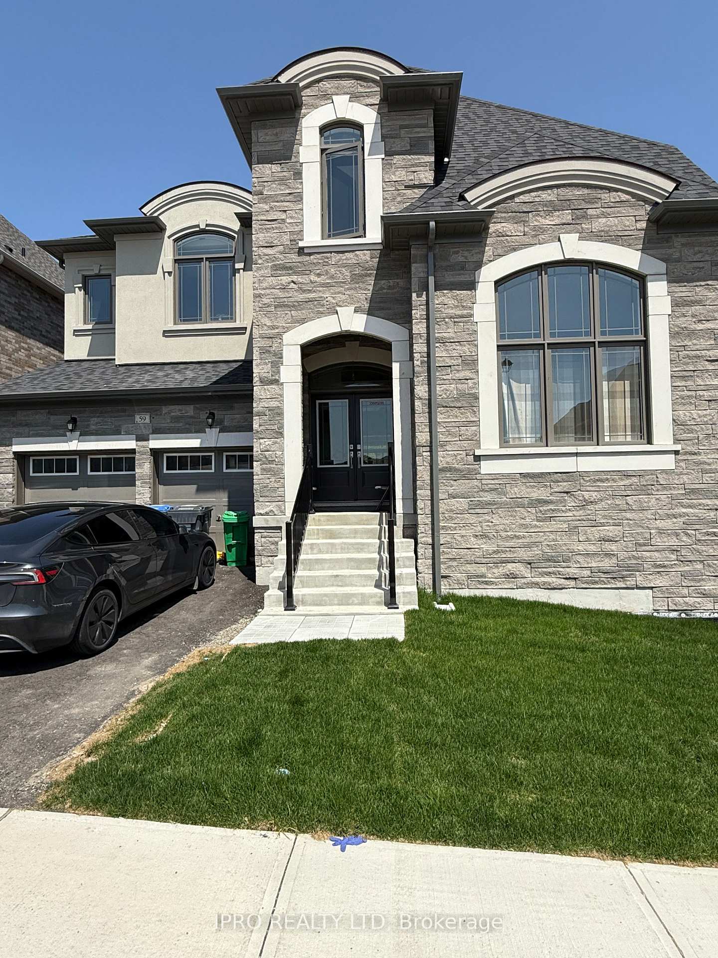 Photo 8 of 59 Raspberry Ridge Avenue, Caledon, Caledon East — HOMEH