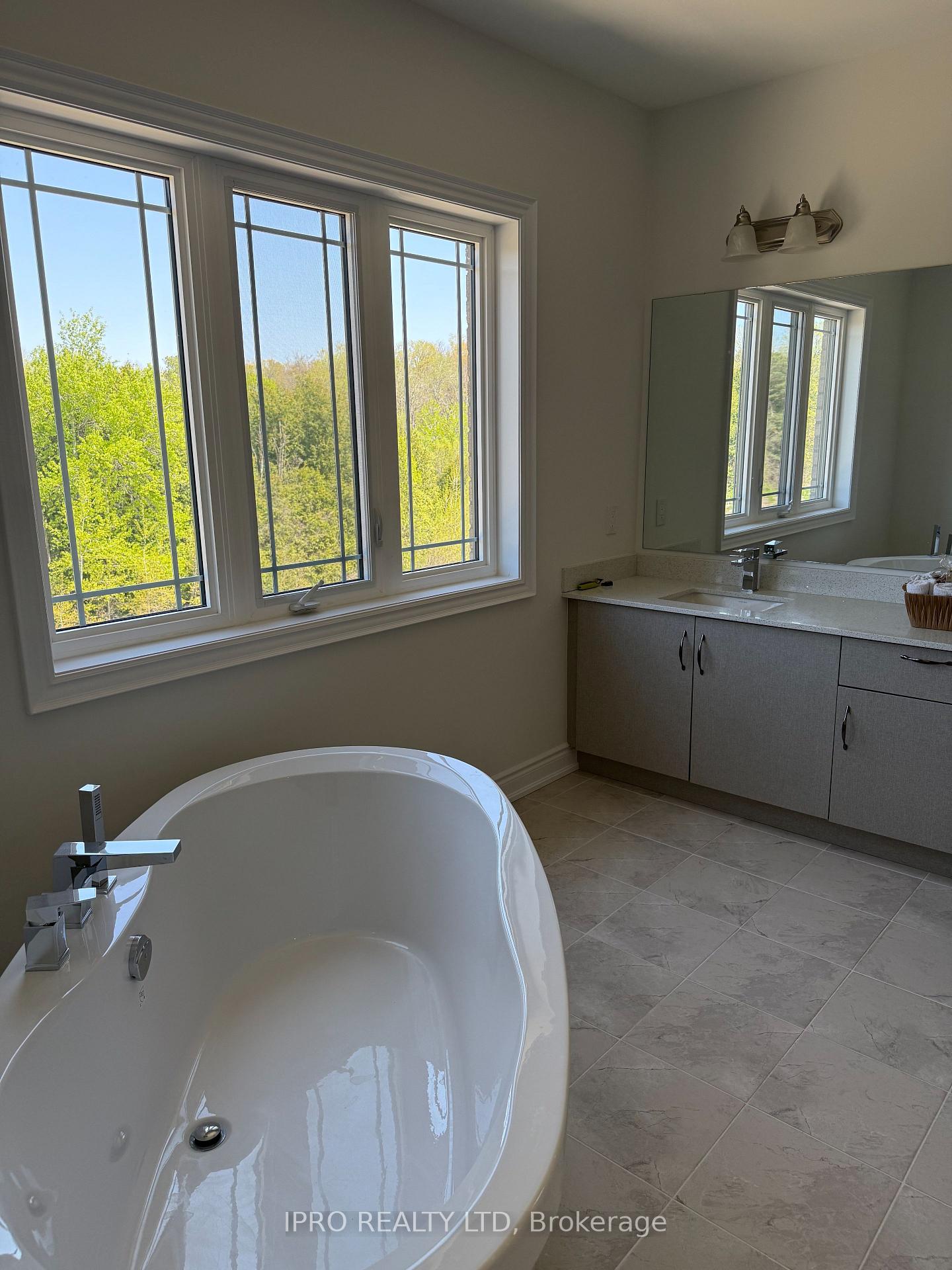 Photo 17 of 59 Raspberry Ridge Avenue, Caledon, Caledon East — HOMEH
