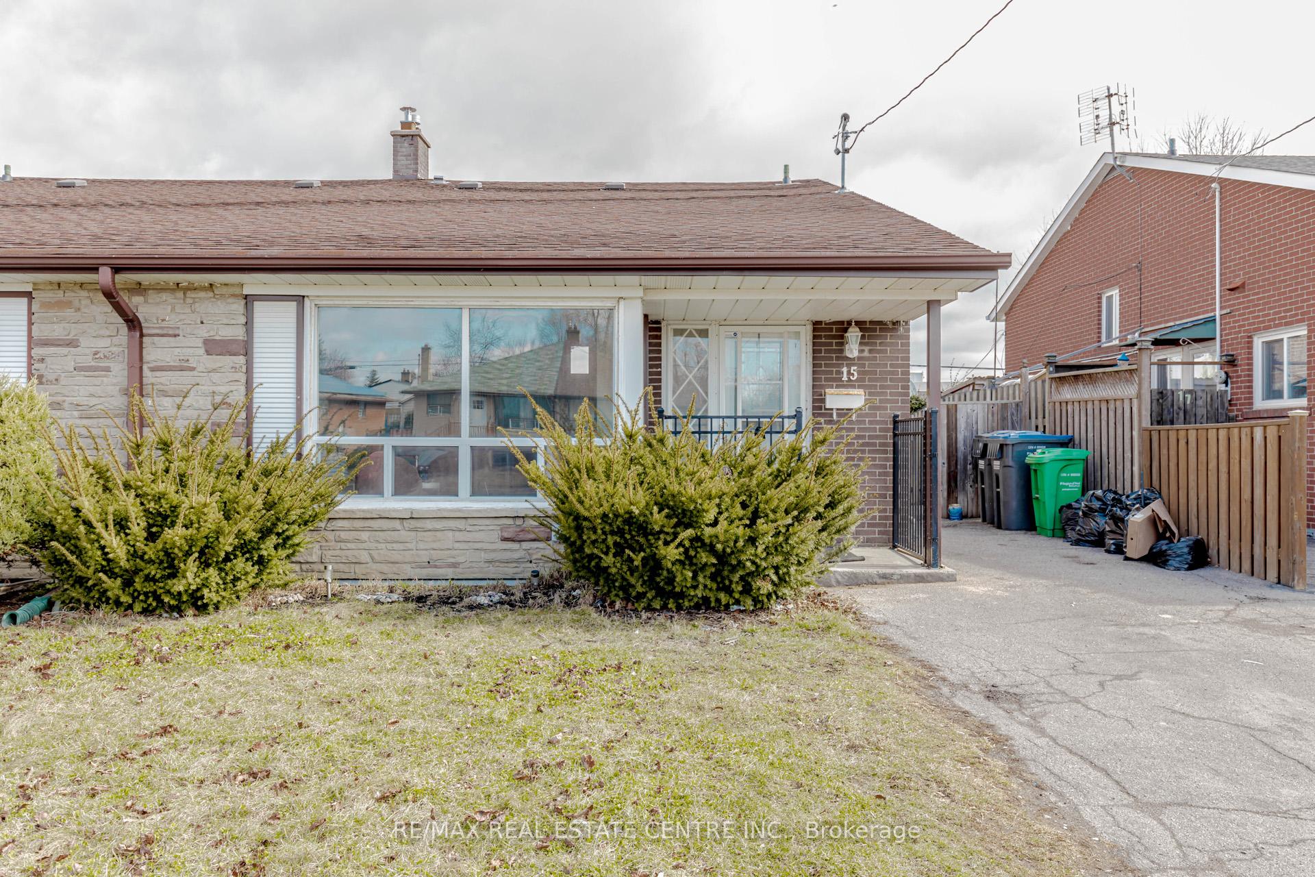 Photo 2 of 15 Benton Street, Brampton, Brampton East — HOMEH