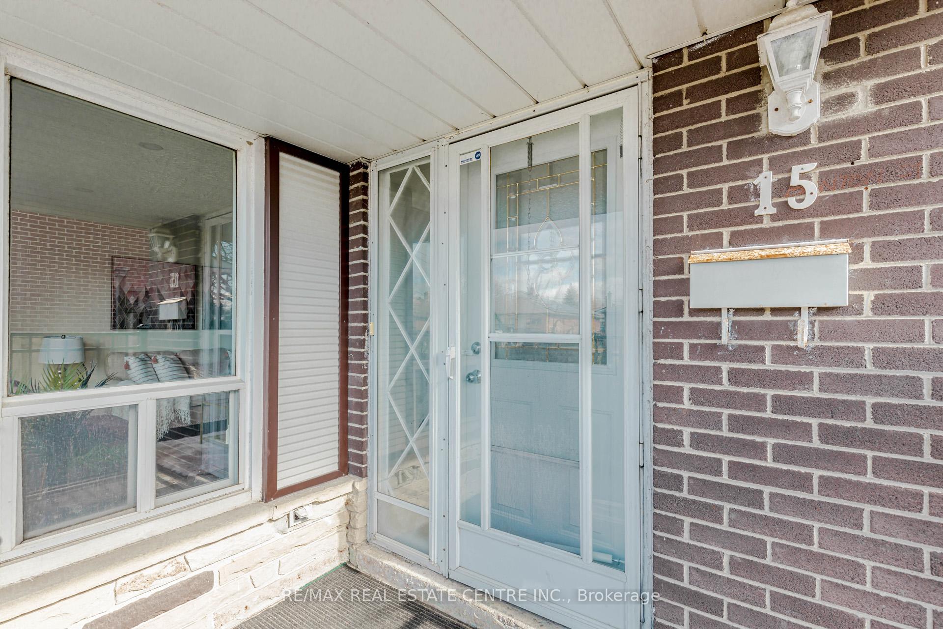 Photo 8 of 15 Benton Street, Brampton, Brampton East — HOMEH