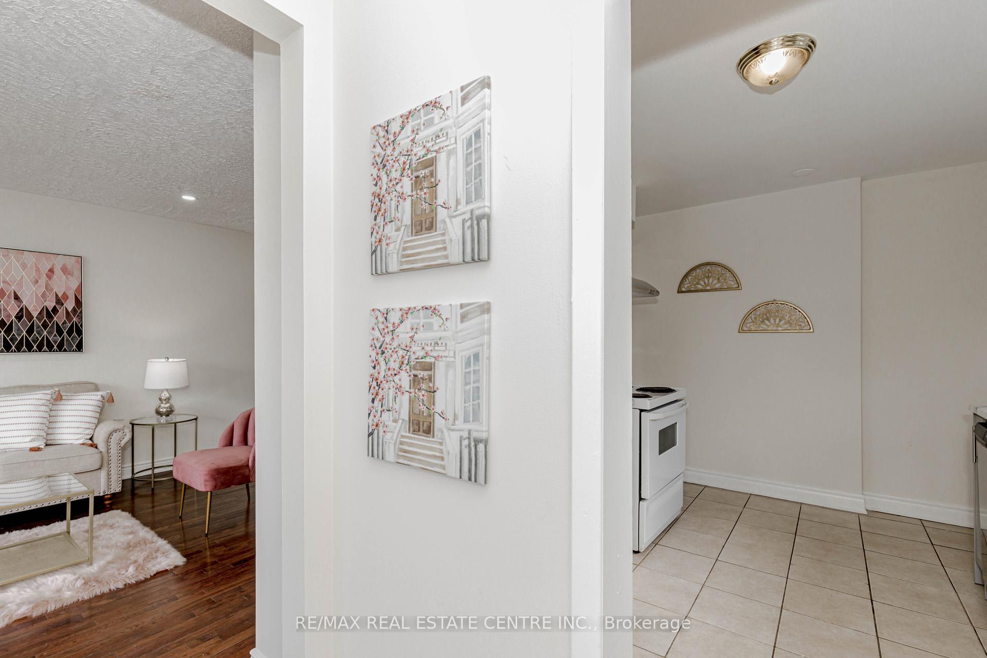Photo 3 of 15 Benton Street, Brampton, Brampton East — HOMEH