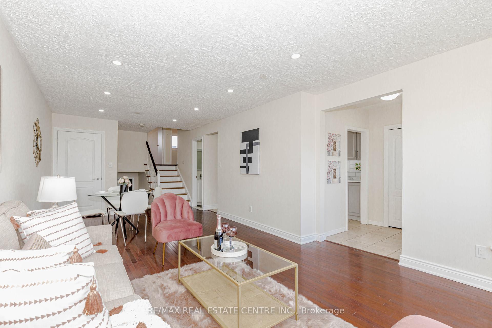 Photo 17 of 15 Benton Street, Brampton, Brampton East — HOMEH