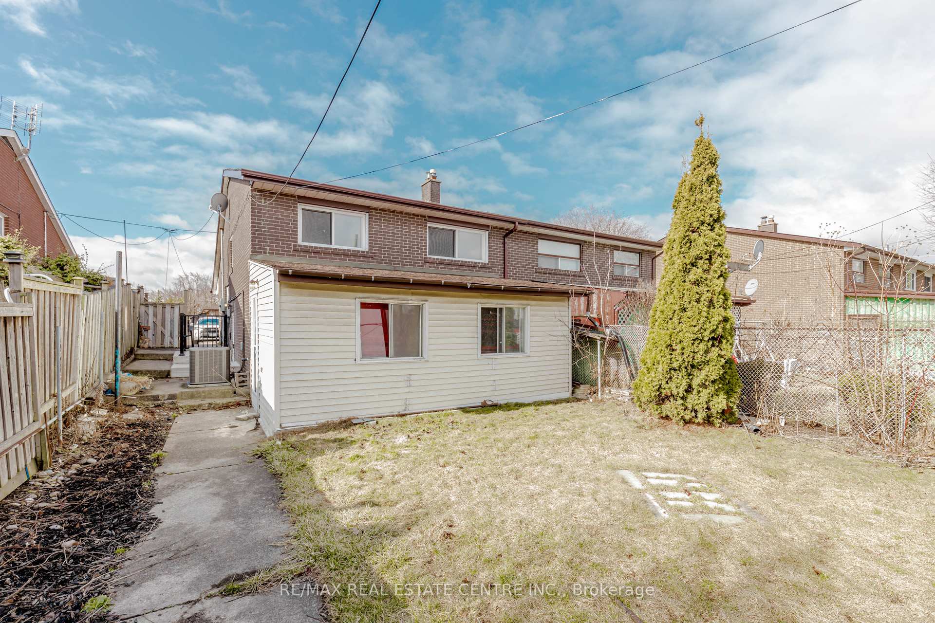 Photo 45 of 15 Benton Street, Brampton, Brampton East — HOMEH