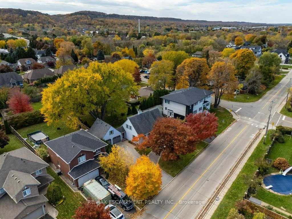 Photo 2 of 24 Lake Street, Grimsby, Grimsby Beach — HOMEH