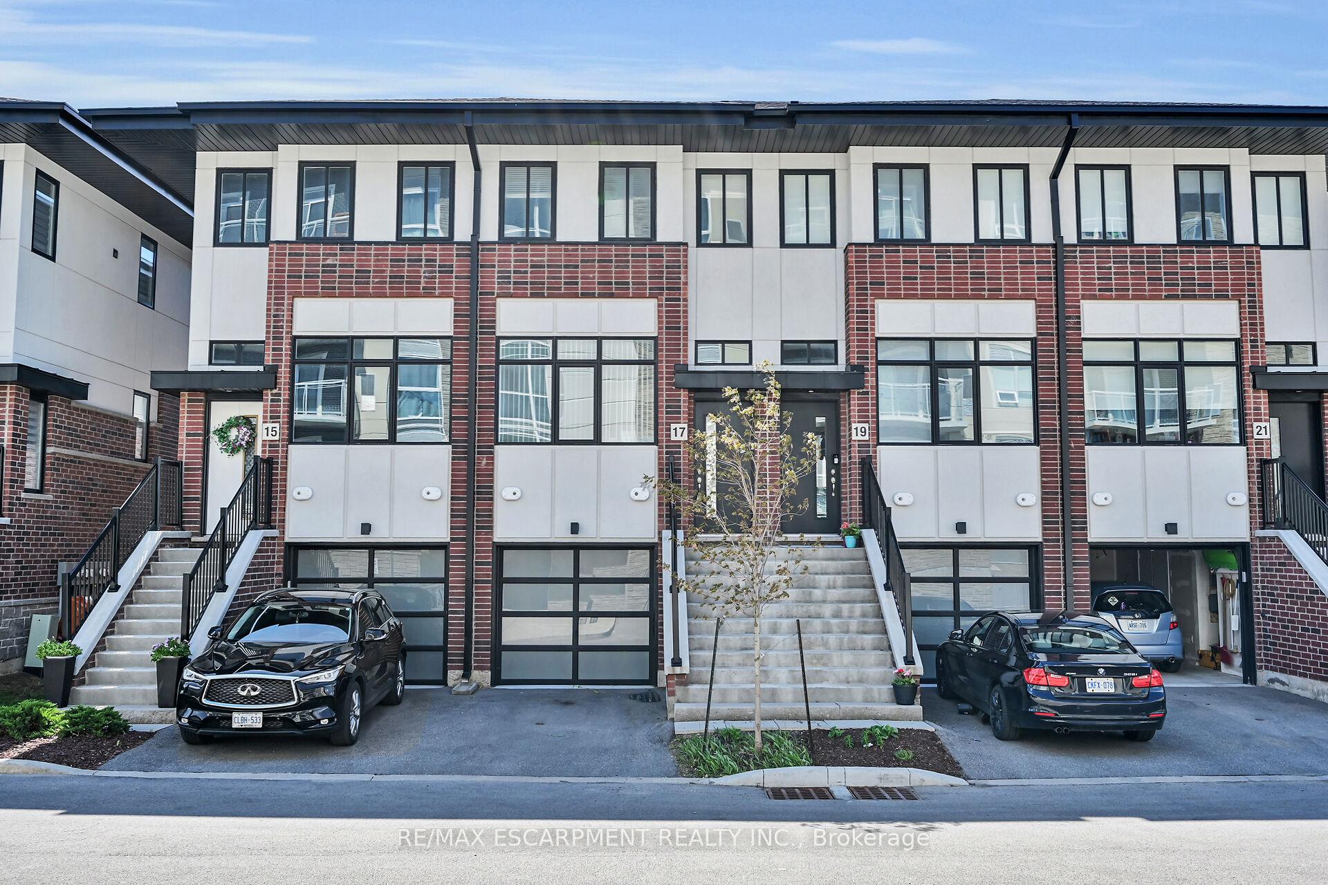Front of 17 Markle Crescent