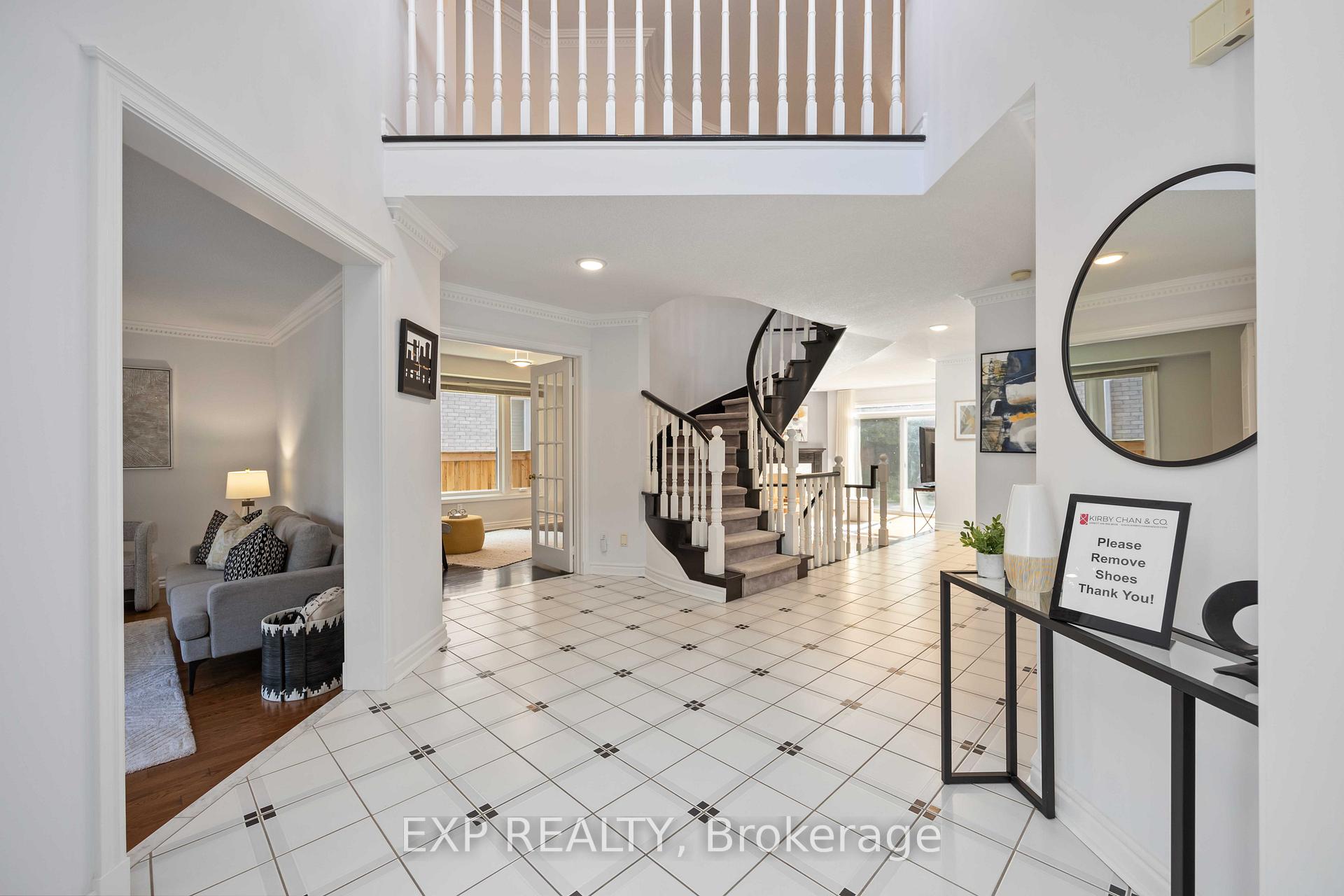 Photo 4 of 3 Hoodview Court, Markham, Buttonville — HOMEH