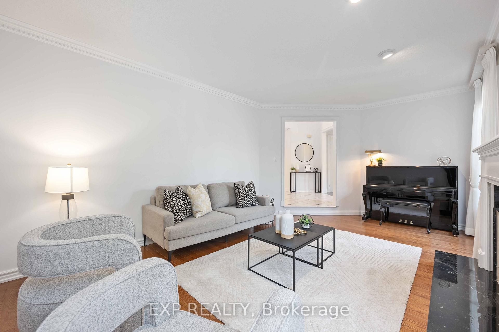 Photo 8 of 3 Hoodview Court, Markham, Buttonville — HOMEH