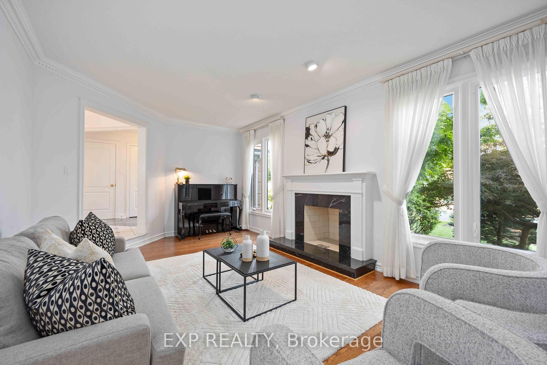 Photo 7 of 3 Hoodview Court, Markham, Buttonville — HOMEH