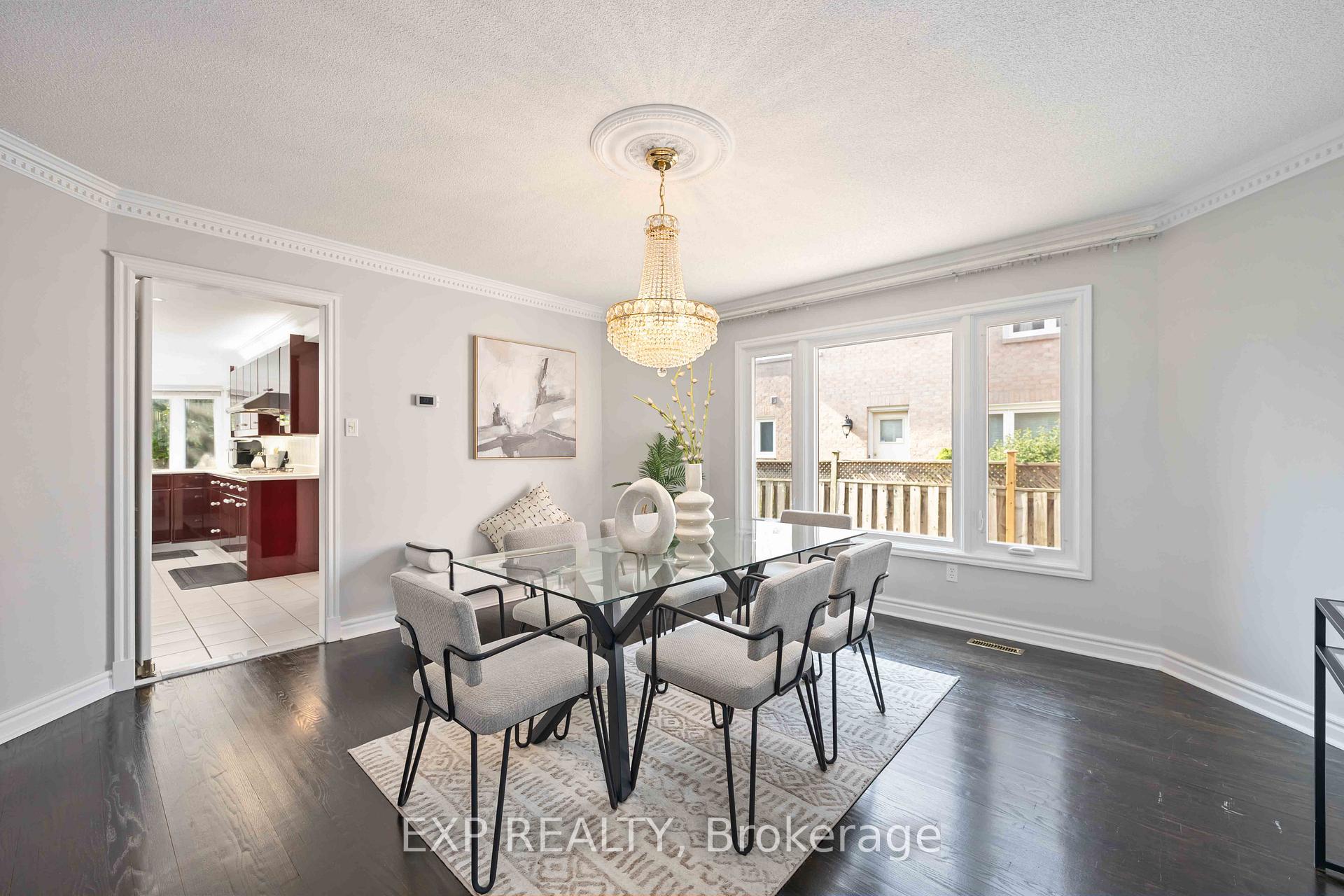 Photo 10 of 3 Hoodview Court, Markham, Buttonville — HOMEH