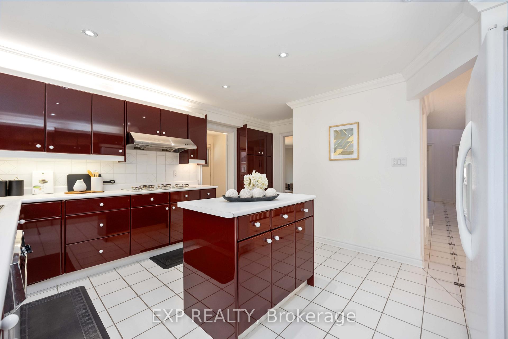 Photo 11 of 3 Hoodview Court, Markham, Buttonville — HOMEH